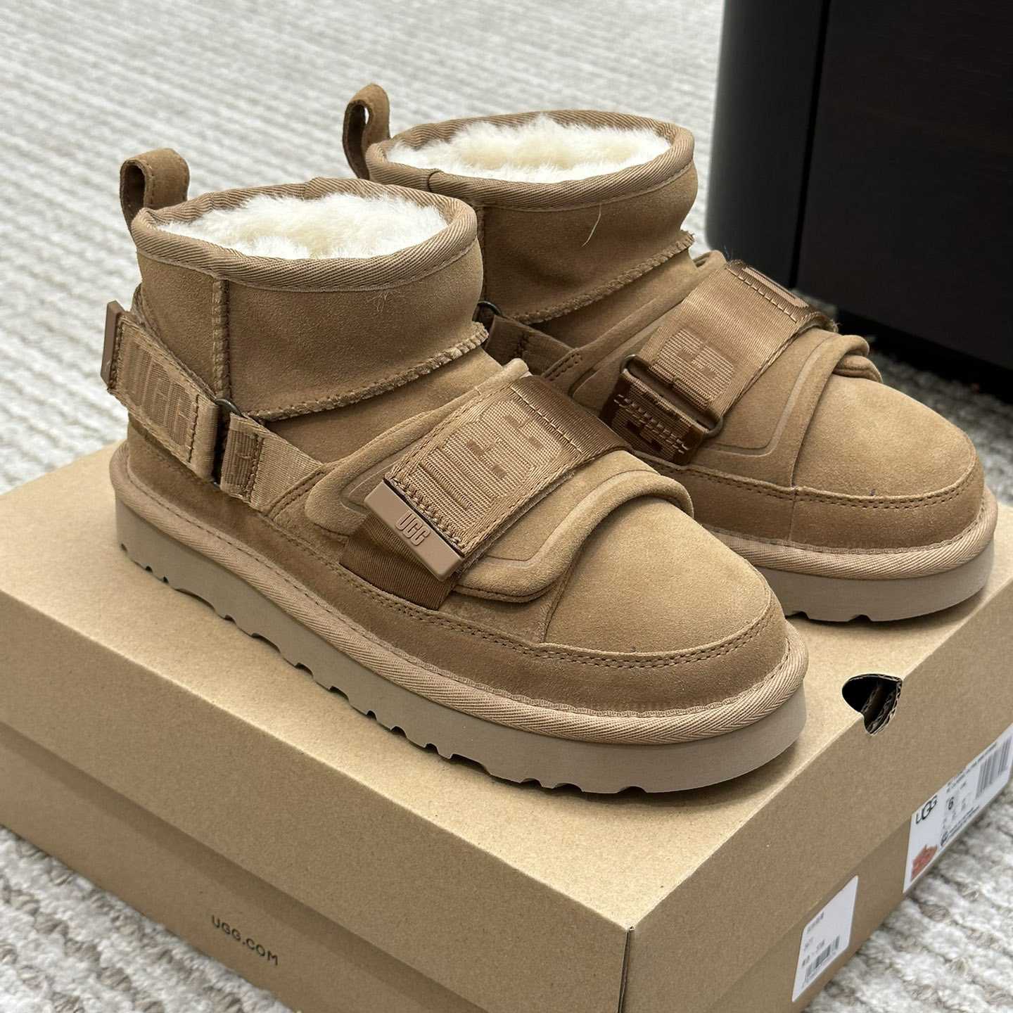 Ugg Logo Boots - FashionPlug