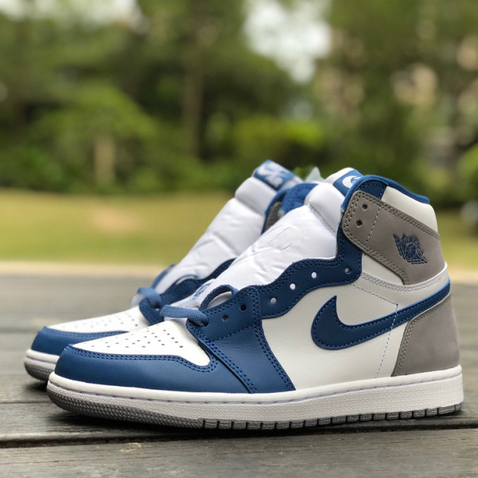 Air Jordan 1 Retro Sneaker   fd1437-410 - FashionPlug