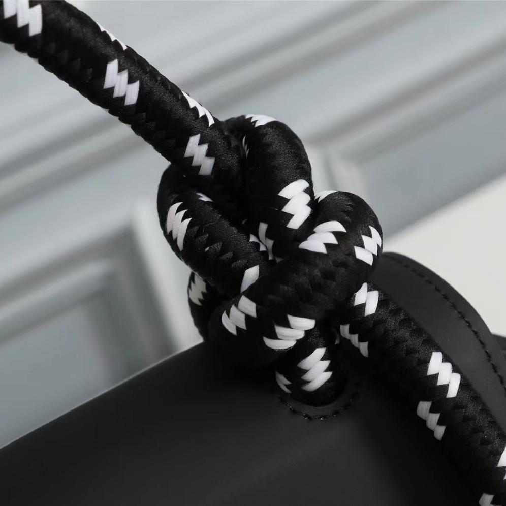 Off white Gummy Jitney 1.4 Top Handle(25-19-10cm) - FashionPlug
