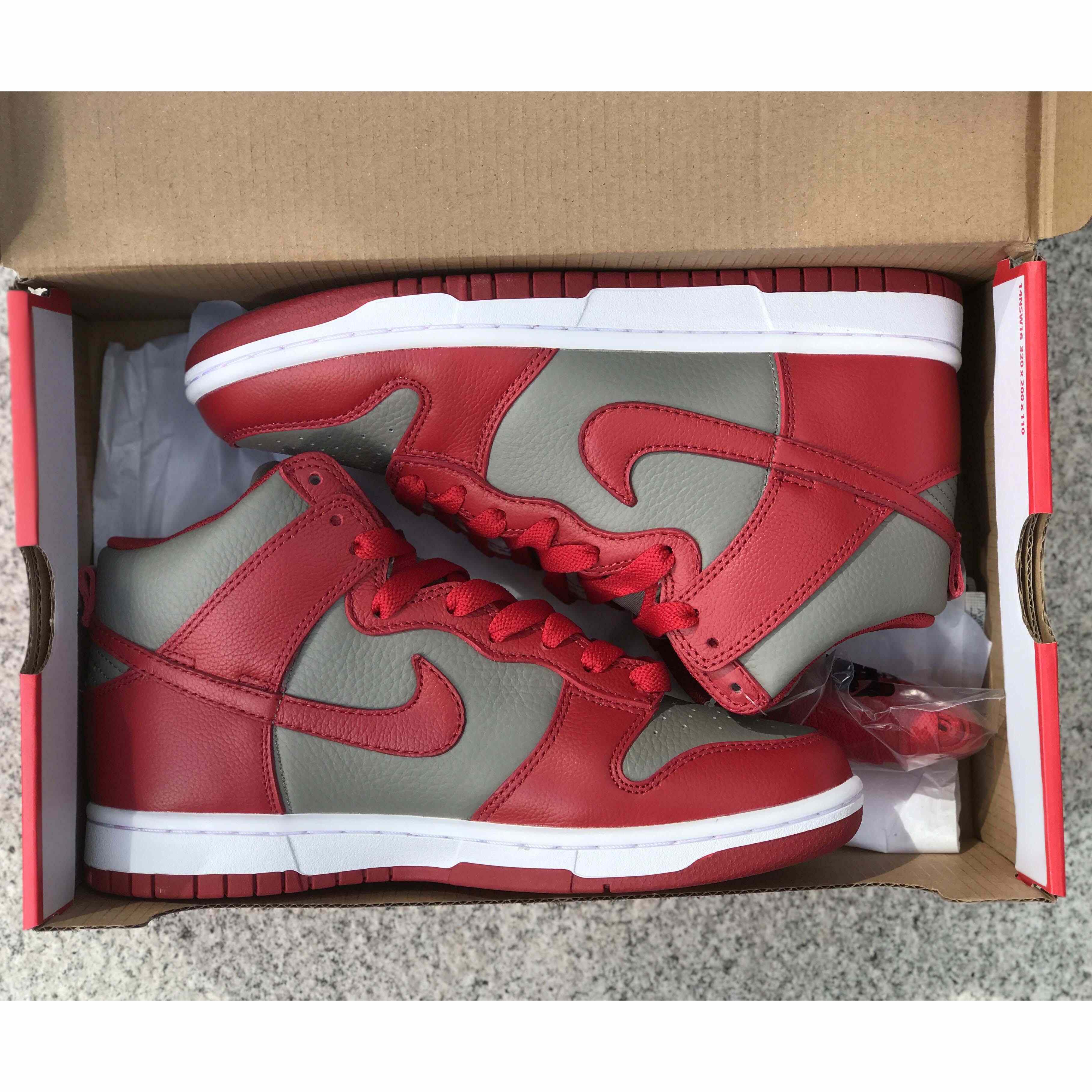 Nike Dunk High Unlv Sneaker        850477-001 - FashionPlug