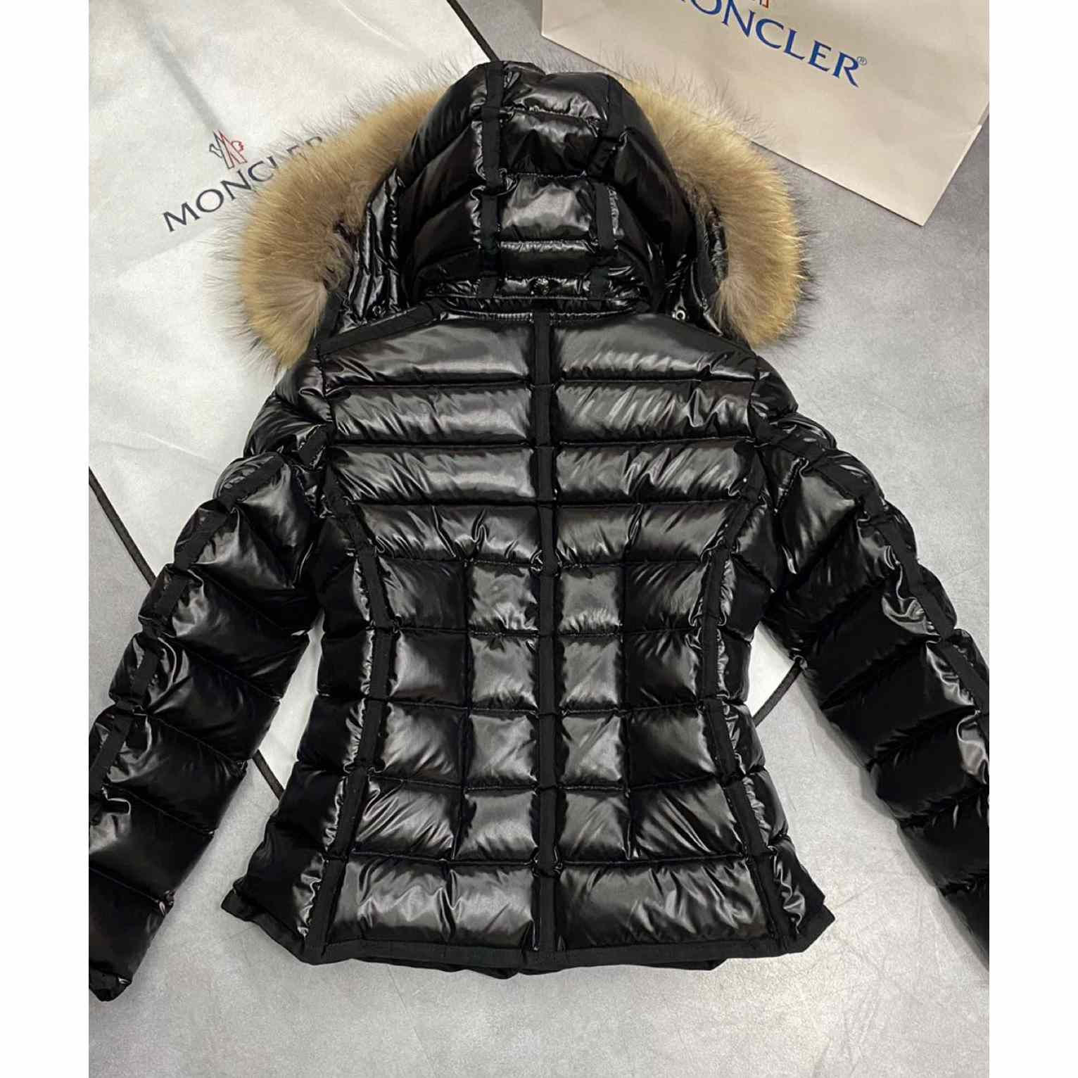 Moncler Armoise Short Down Jacket - FashionPlug