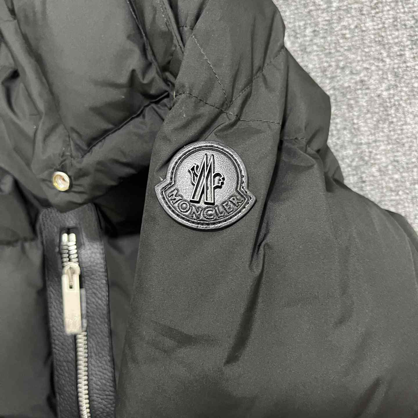 Moncler Bauges Short Down Jacket - FashionPlug