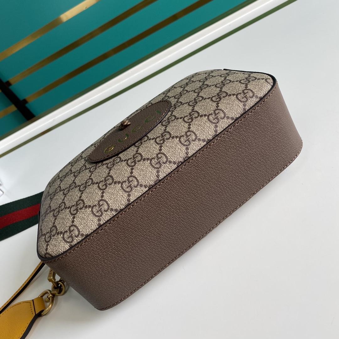Gucci Neo Vintage GG Supreme Messenger Bag(24-15-7.6cm)   - FashionPlug