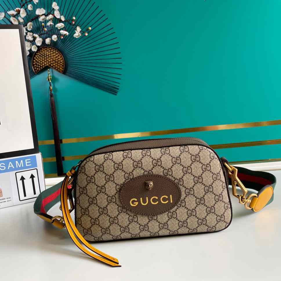 Gucci Neo Vintage GG Supreme Messenger Bag(24-15-7.6cm)   - FashionPlug