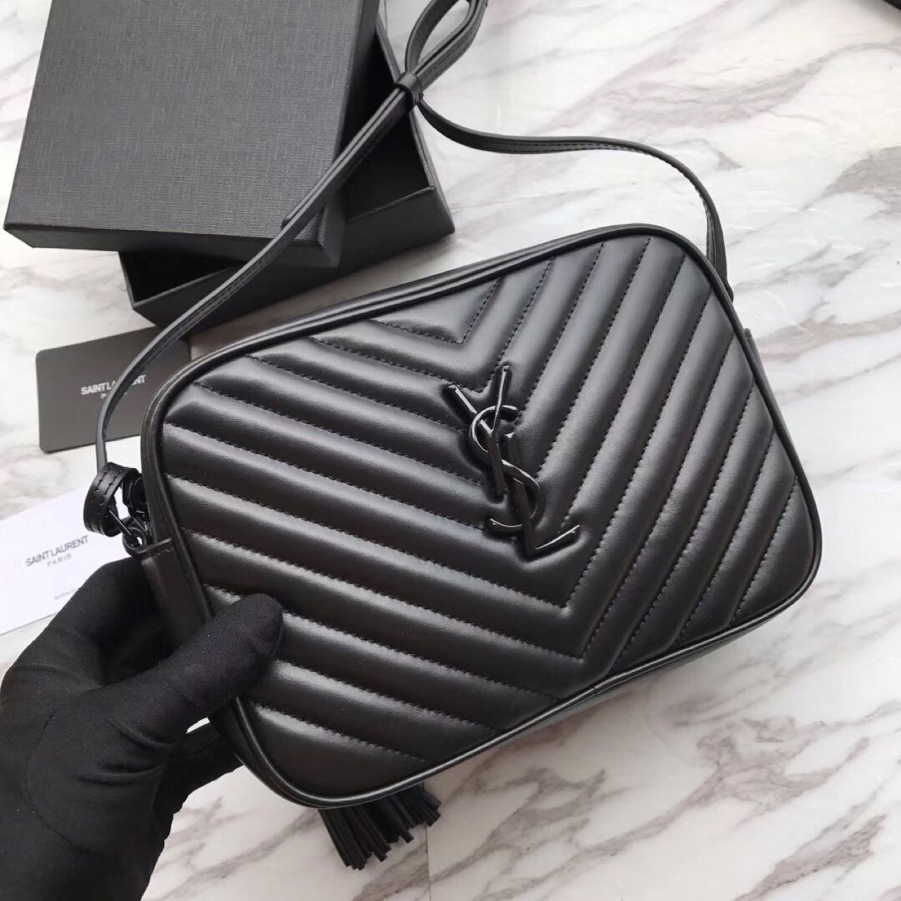 Saint Laurent Black Leather Shoulder Bag ( 23-16-6 cm) - FashionPlug