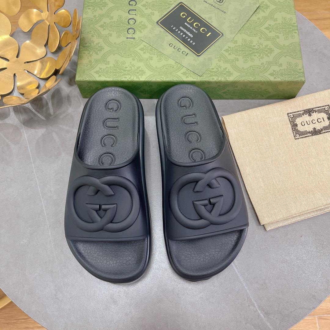 Gucci Women's Slide With Interlocking G - FashionPlug