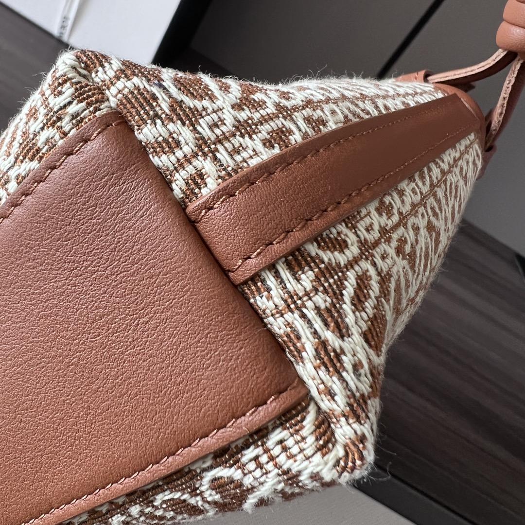 Loewe Mini Flamenco Clutch In Anagram Jacquard And Calfskin(23-18-9CM) - FashionPlug