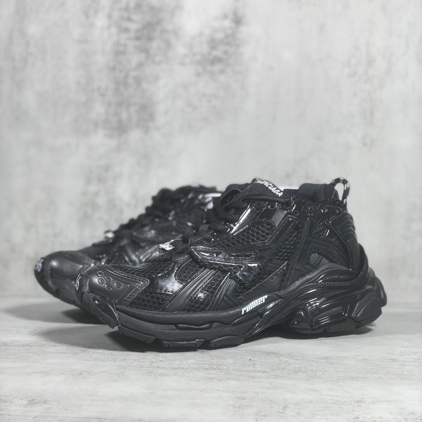 Balenciaga Runner Sneaker In Black - FashionPlug