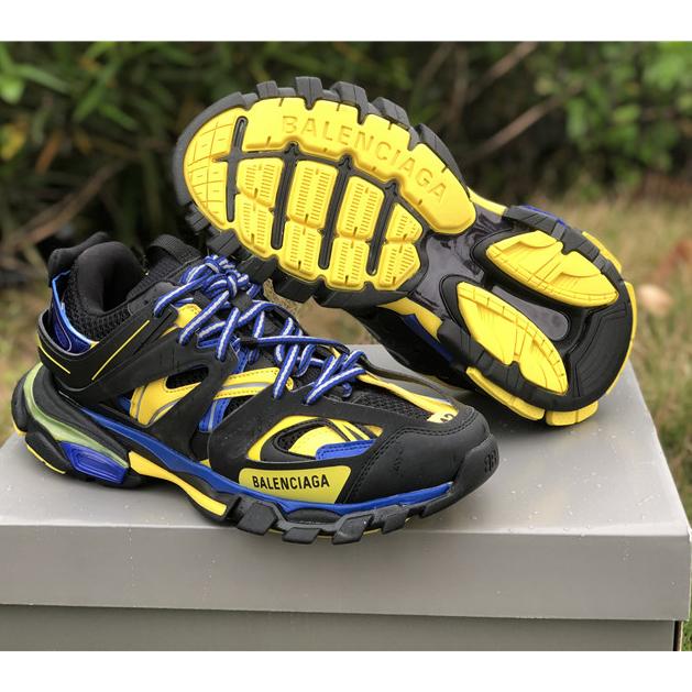 Balenciaga Tess Sneaker  - FashionPlug