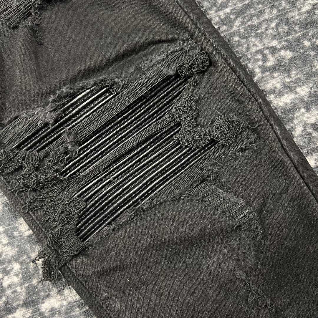 Amiri Slim Fit Jeans    205 - FashionPlug