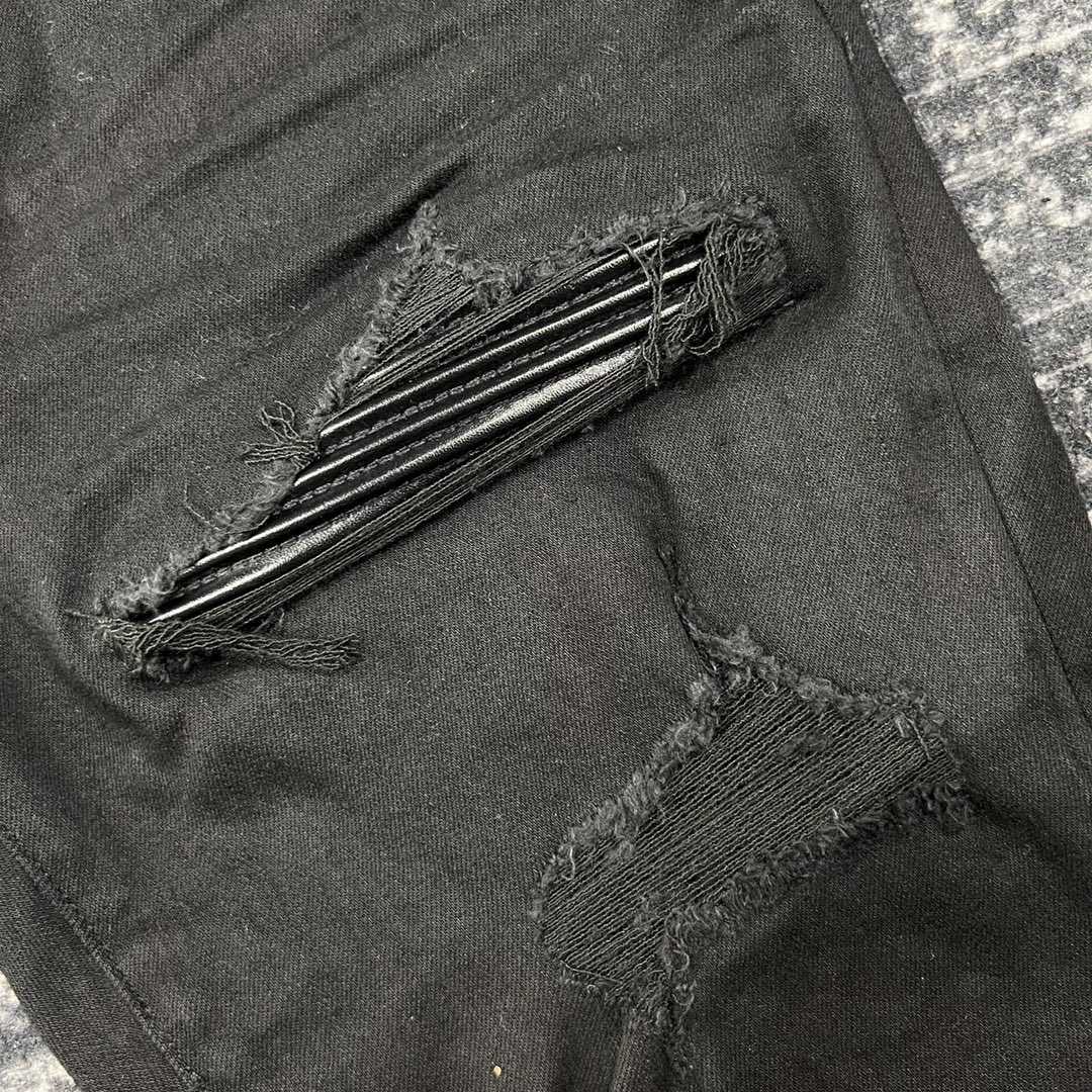 Amiri Slim Fit Jeans    205 - FashionPlug