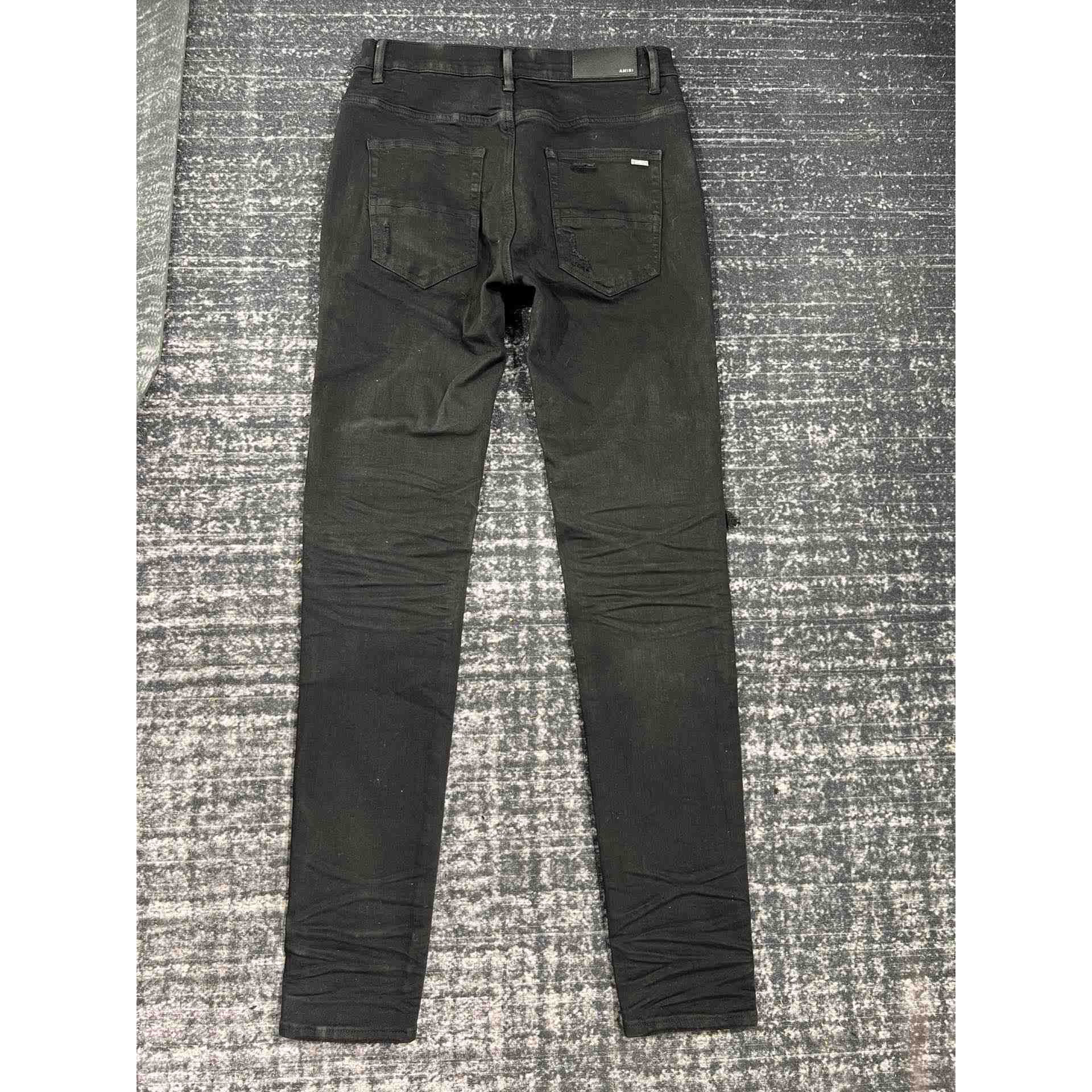Amiri Slim Fit Jeans    205 - FashionPlug