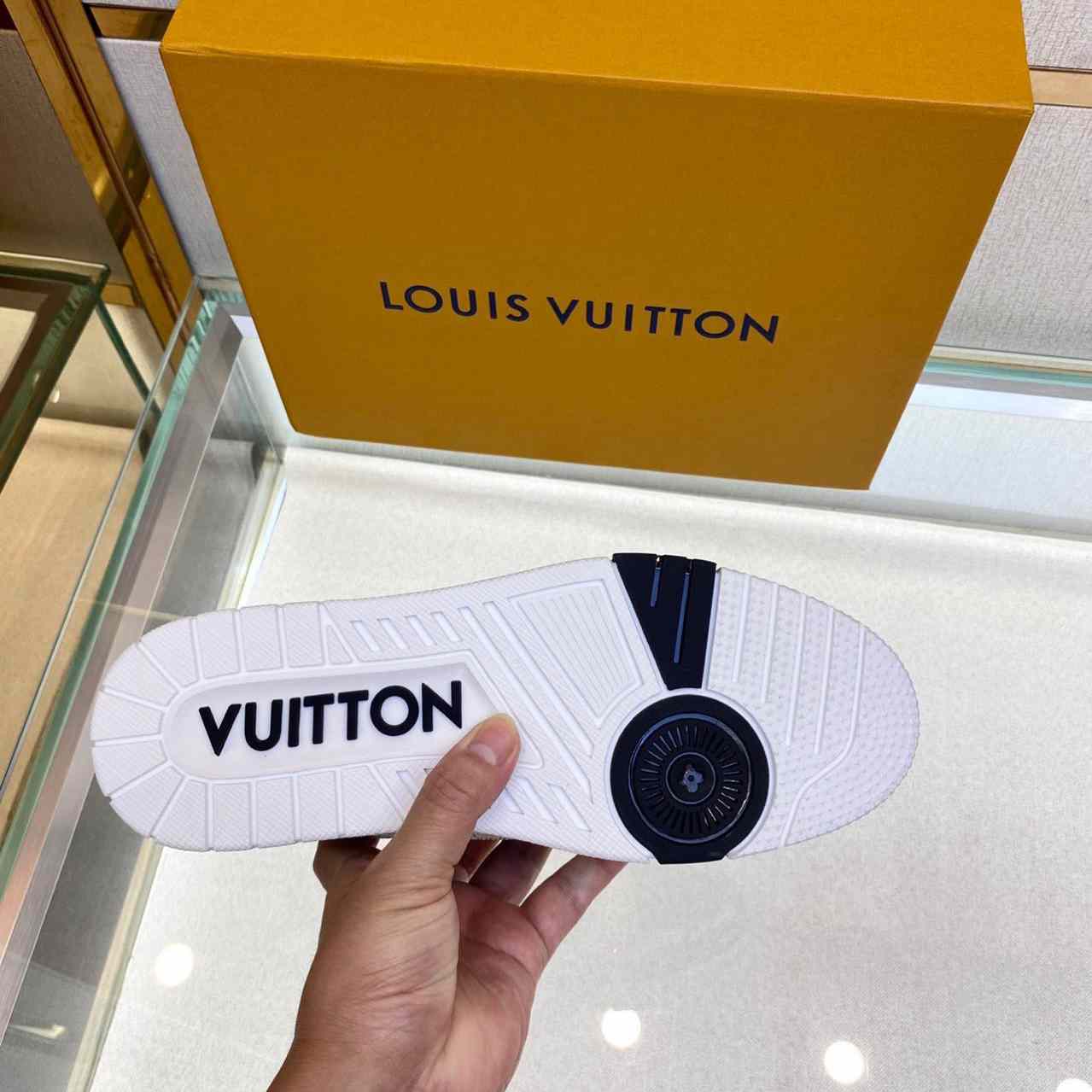 Louis Vuitton LV Trainer Sneaker    (Upon UK Size)   1AAV8Y - FashionPlug