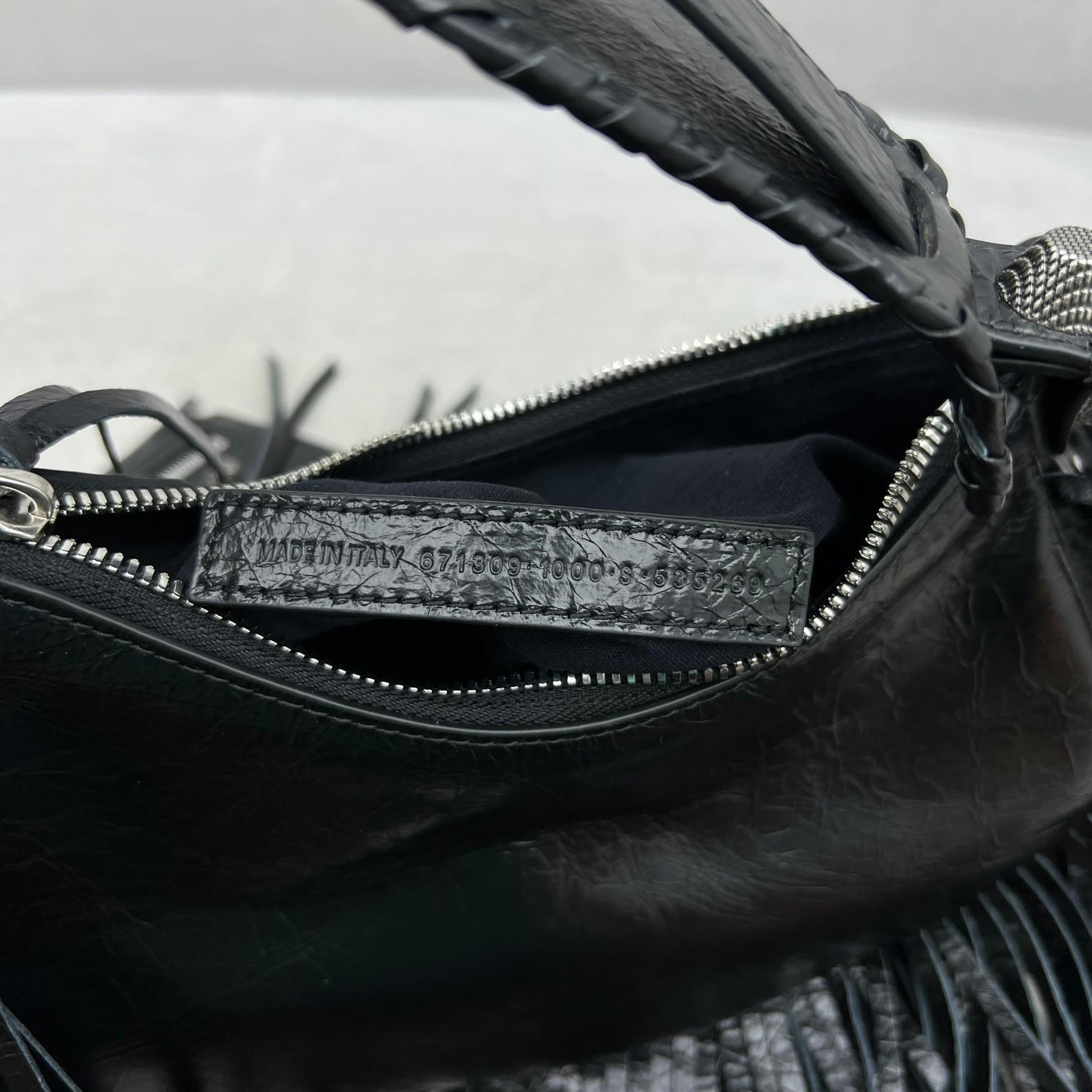 Balenciaga Women's Le Cagole Shoulder Bag(26-16-9.9cm) - FashionPlug
