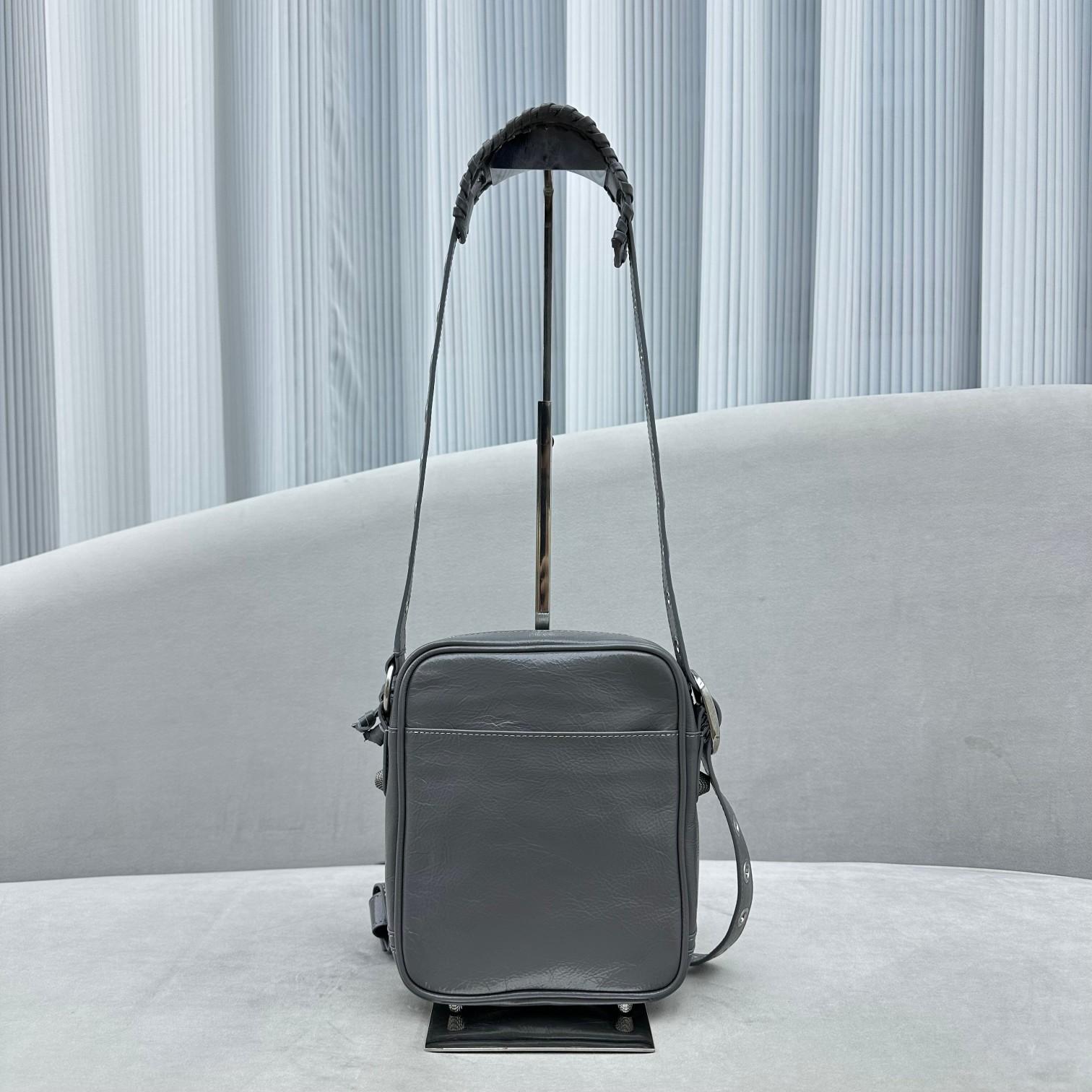 Balenciaga Men's Le Cagole Crossbody Bag(21-17-4.5cm) - FashionPlug