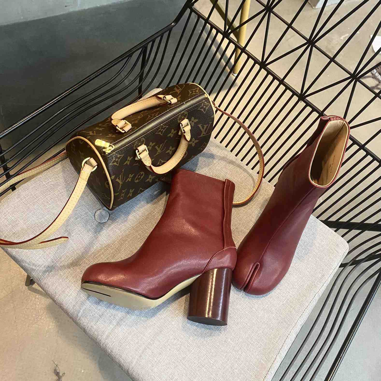 Maison Margiela Tabi Ankle Boots - FashionPlug