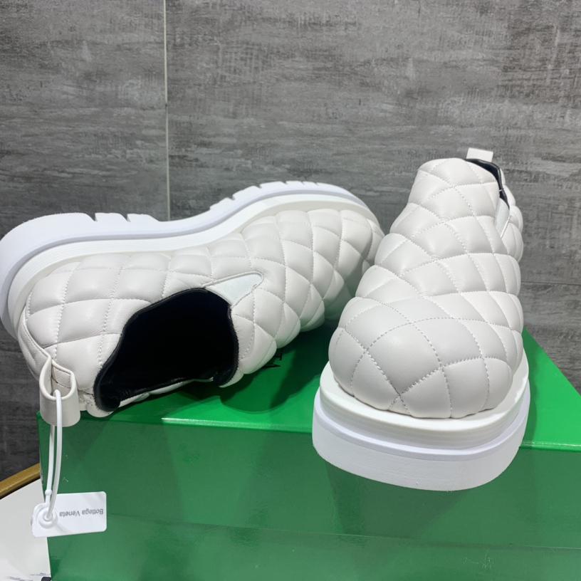 Bottega Veneta Men's White Quilted Slip On Shoes - FashionPlug