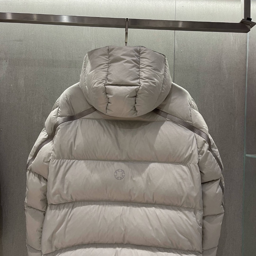 Moncler Short Down Jacket    - FashionPlug