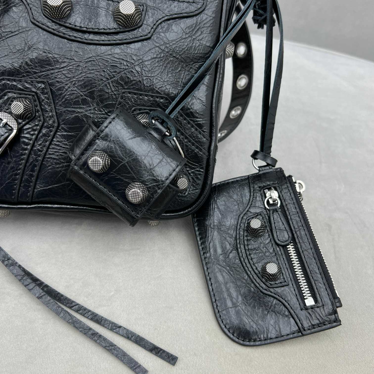 Balenciaga Men's Cagole Men Crossbody Bag In Black(21-17-4.5cm) - FashionPlug