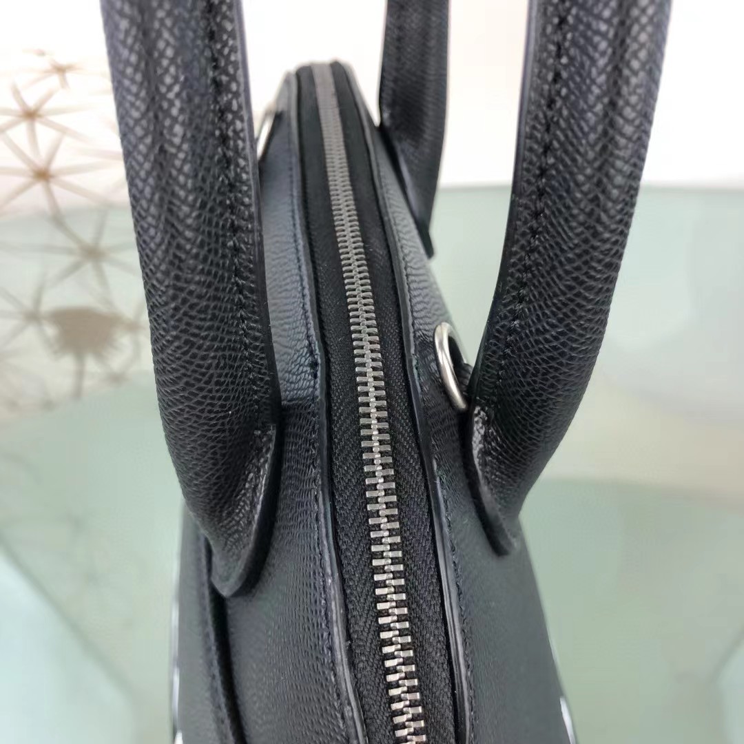 Balenciaga Women's Ville Small Handbag In Black/White (19-21-8cm) - FashionPlug