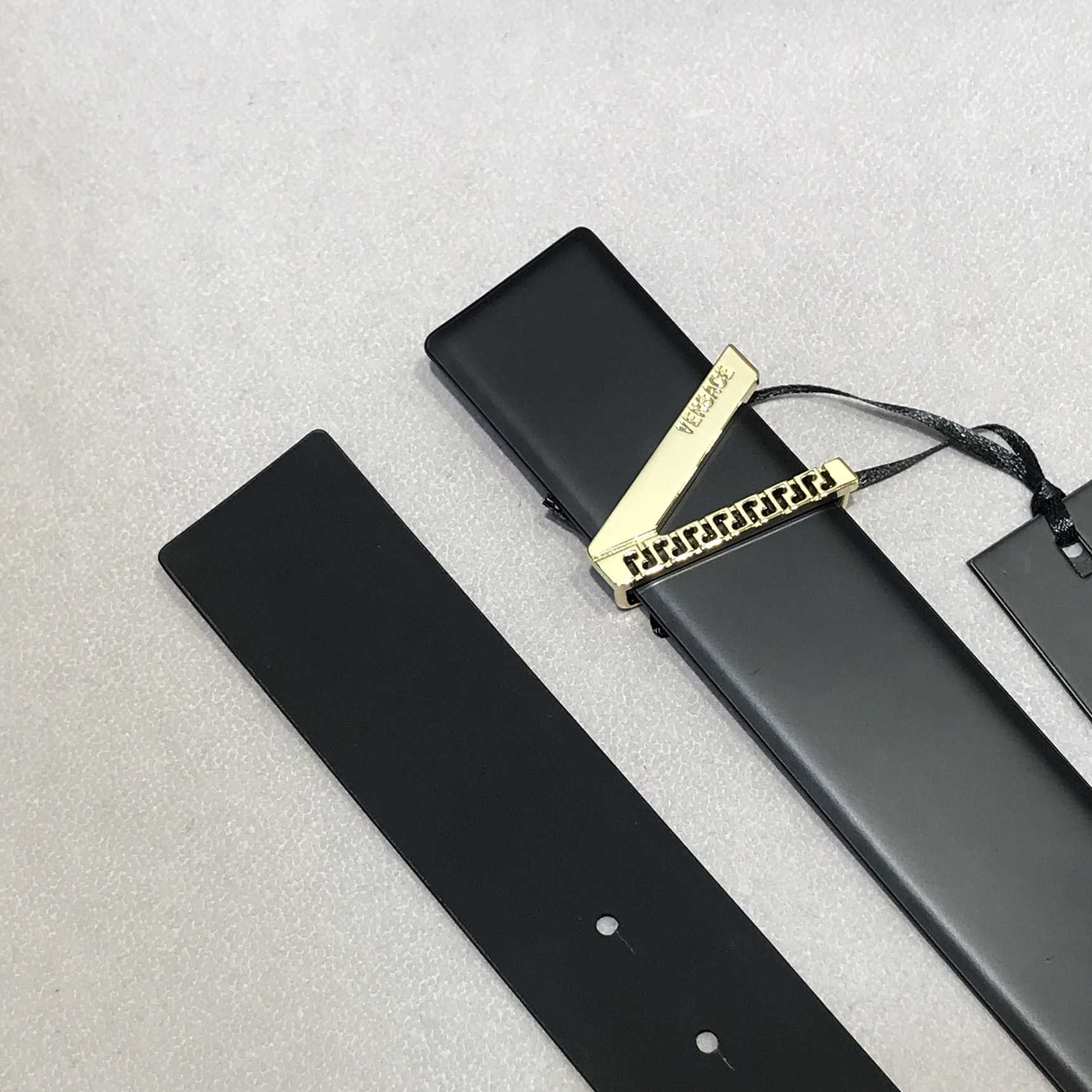 Versace Belt - FashionPlug