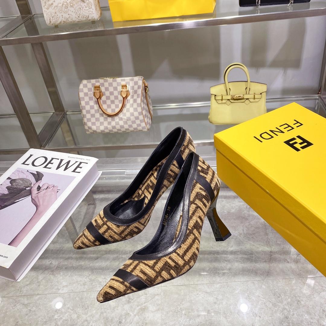 Fendi Baguette Pump - FashionPlug