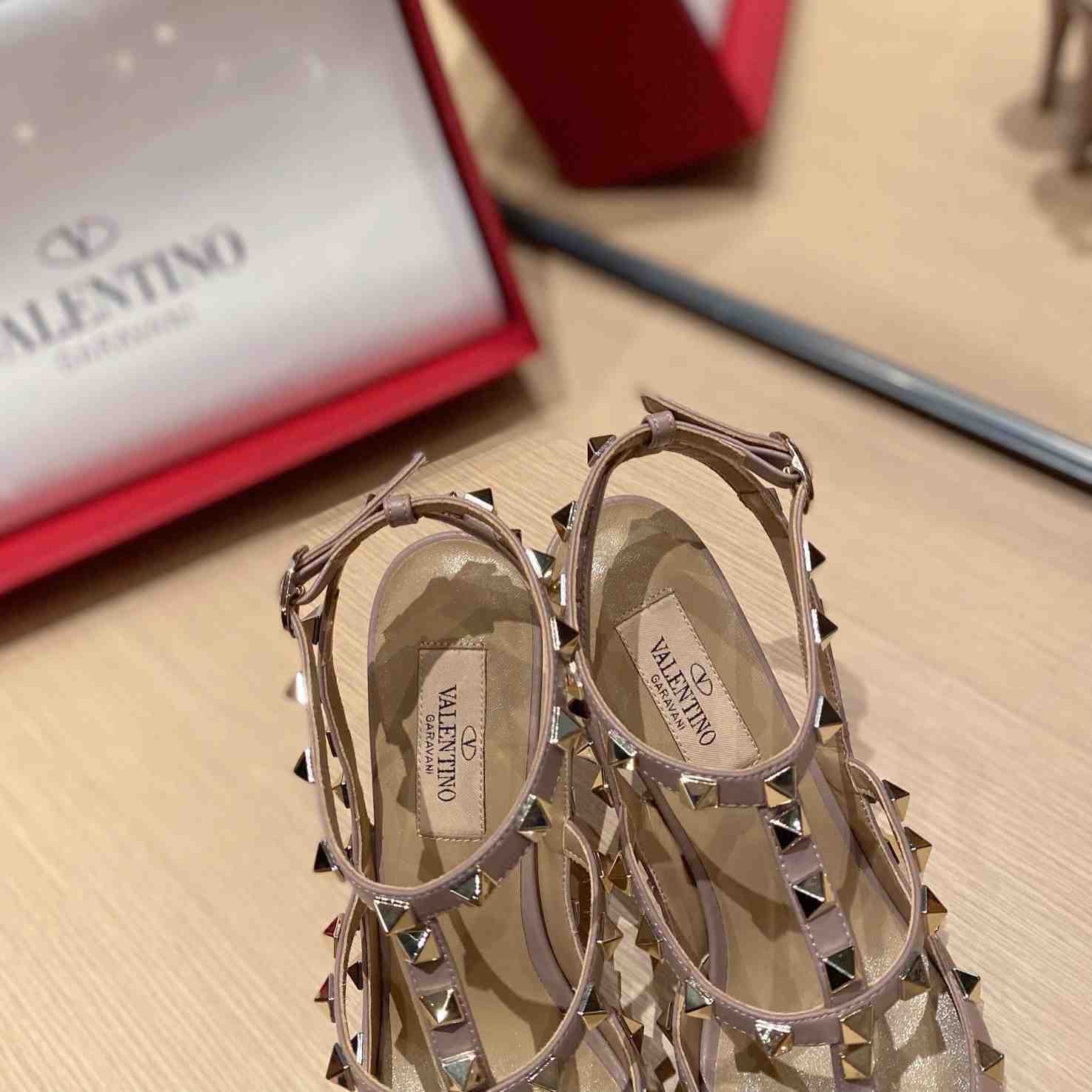 Valenti Garavani Rockstud Patent Leather Slings - FashionPlug