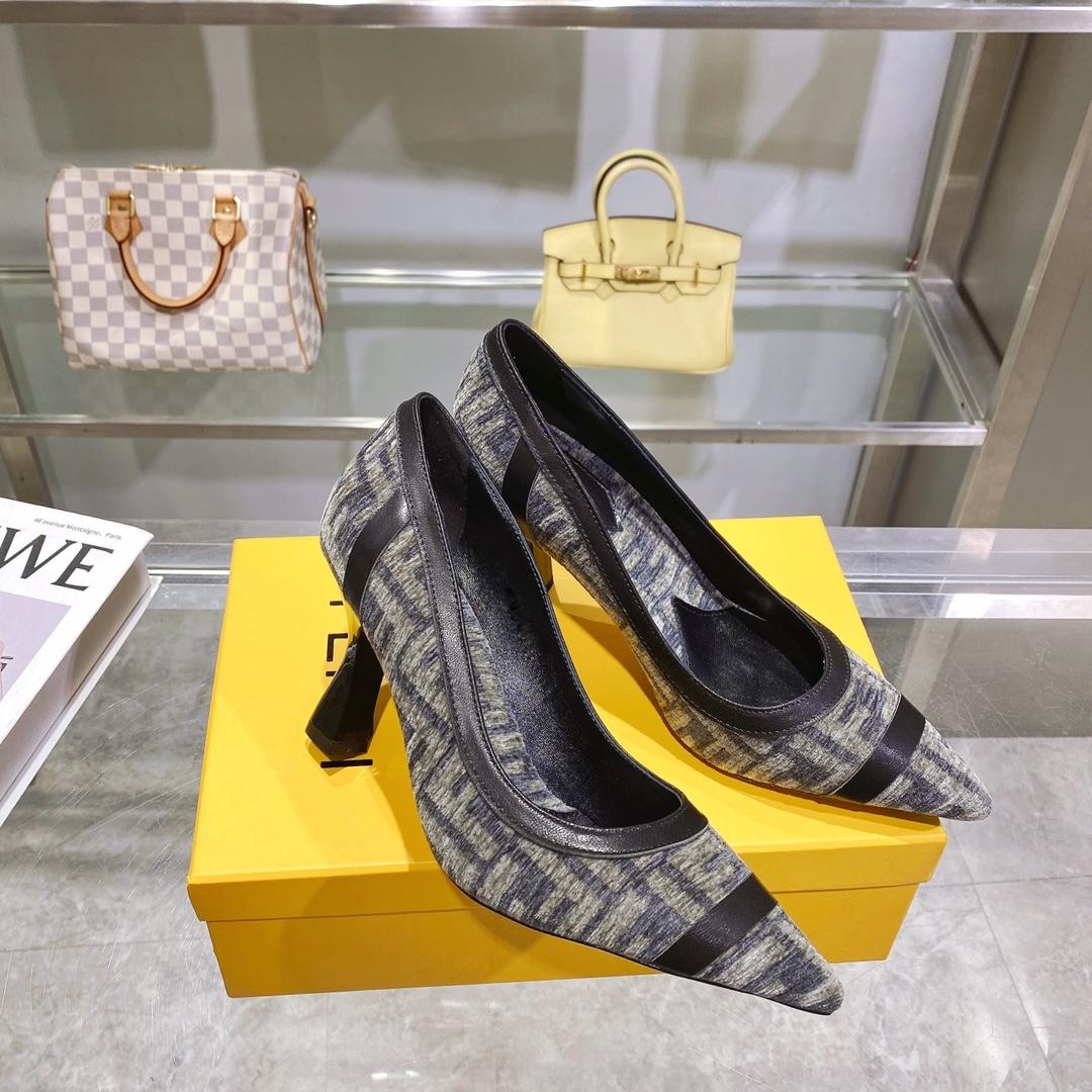 Fendi Baguette Pump - FashionPlug