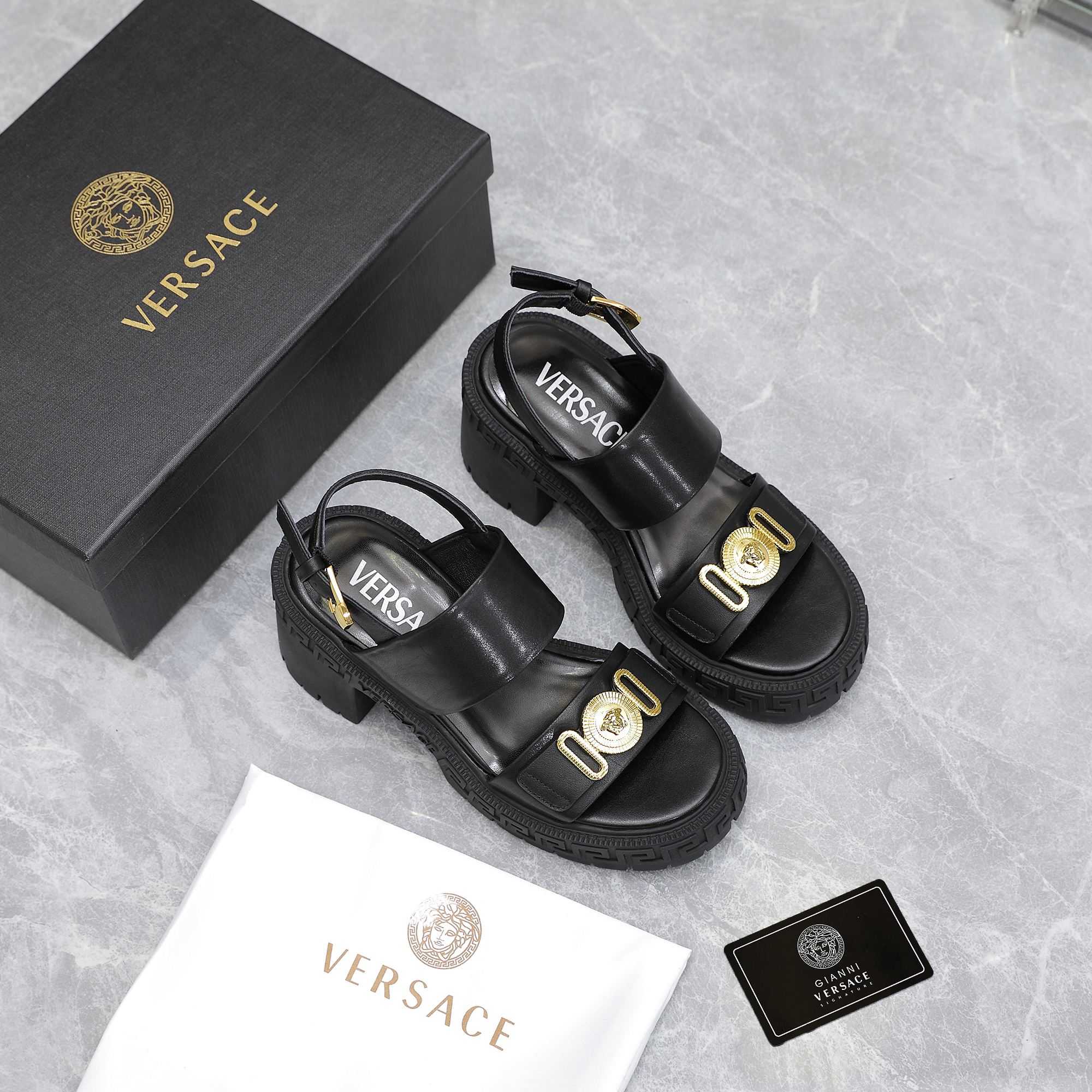 Versace Medusa-Plaque Sandals - FashionPlug
