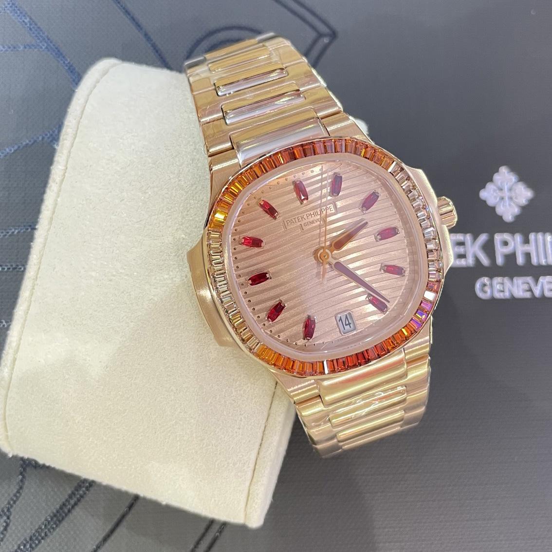 Patek Philipps 7118/1300R - Nautilus Watch - FashionPlug