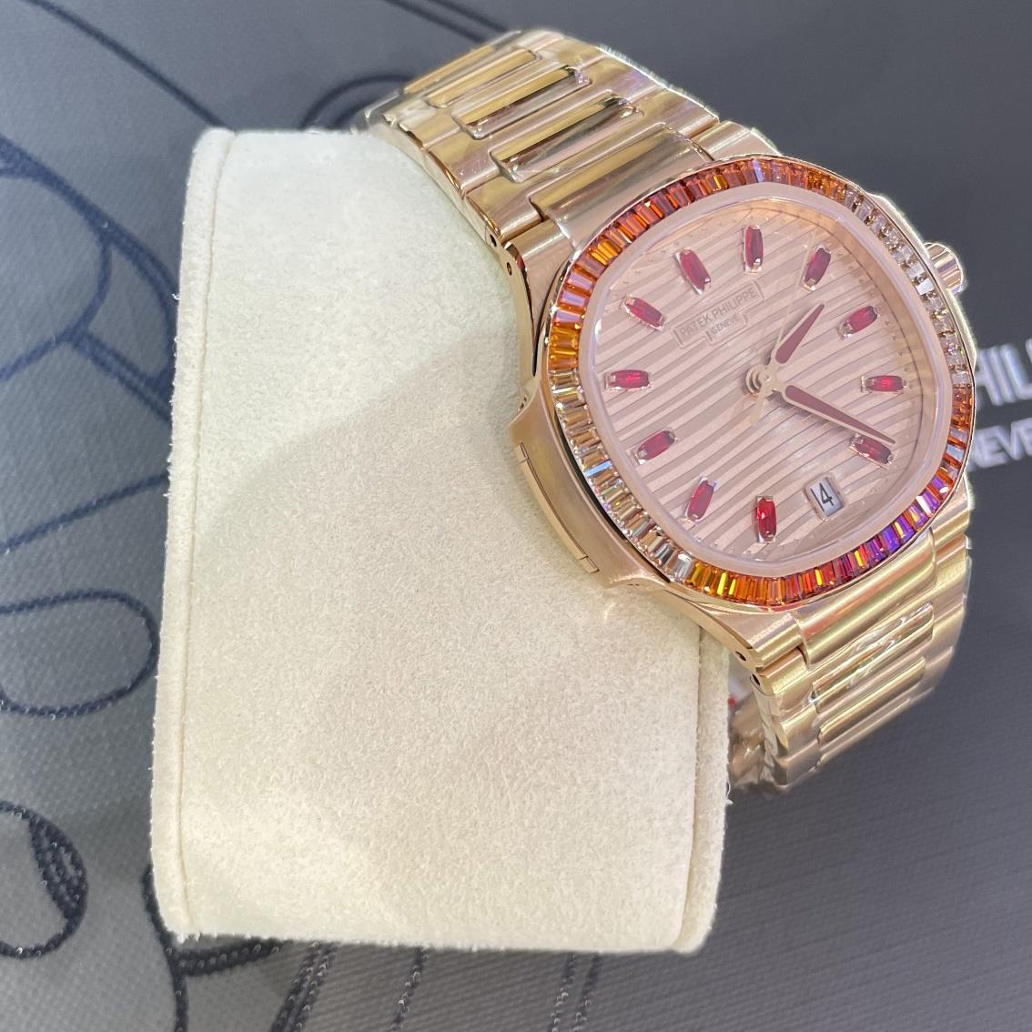 Patek Philipps 7118/1300R - Nautilus Watch - FashionPlug