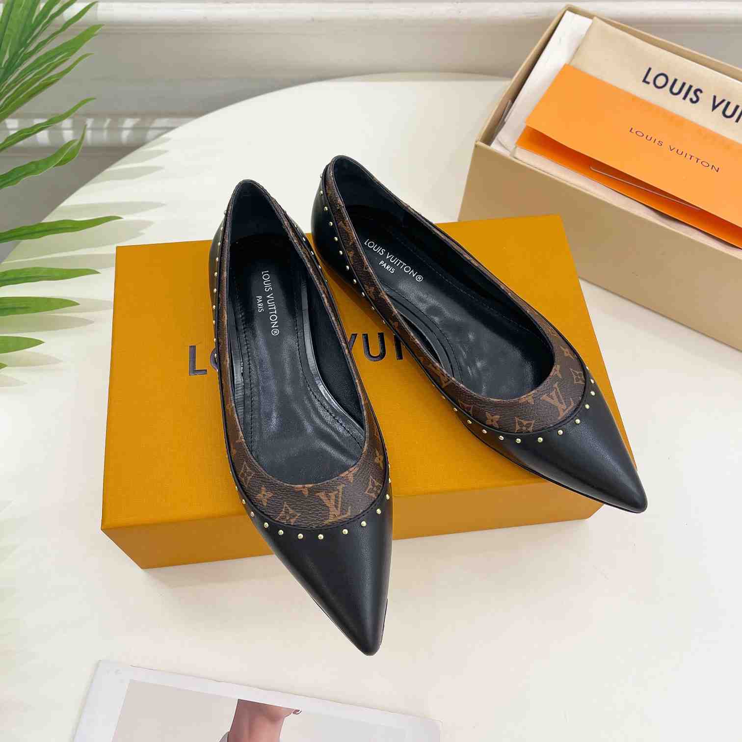 Louis Vuitton Signature Flat Ballerina   1AACKB - FashionPlug