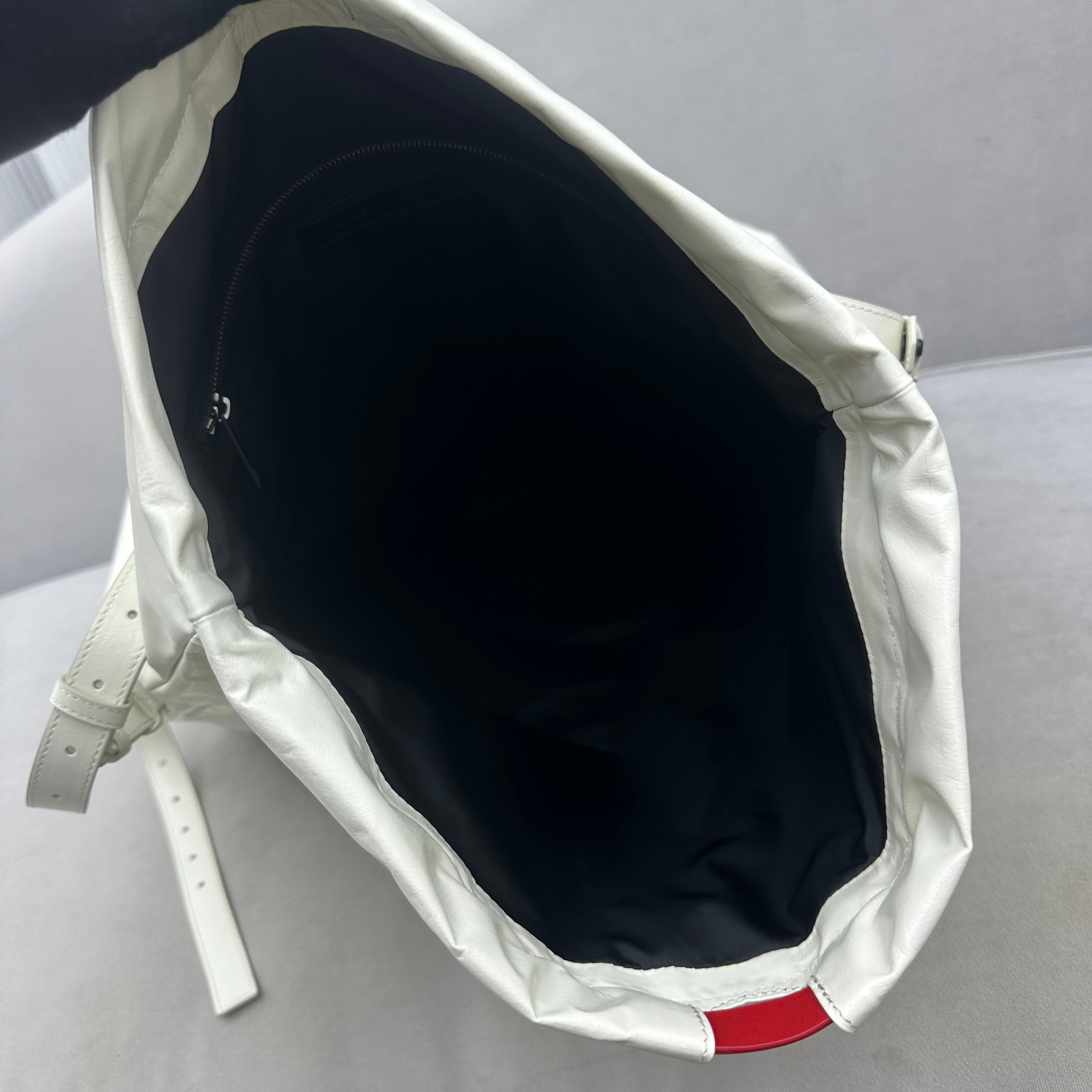 Balenciaga Trash Bag Large Pouch In White(37-40-52cm) - FashionPlug