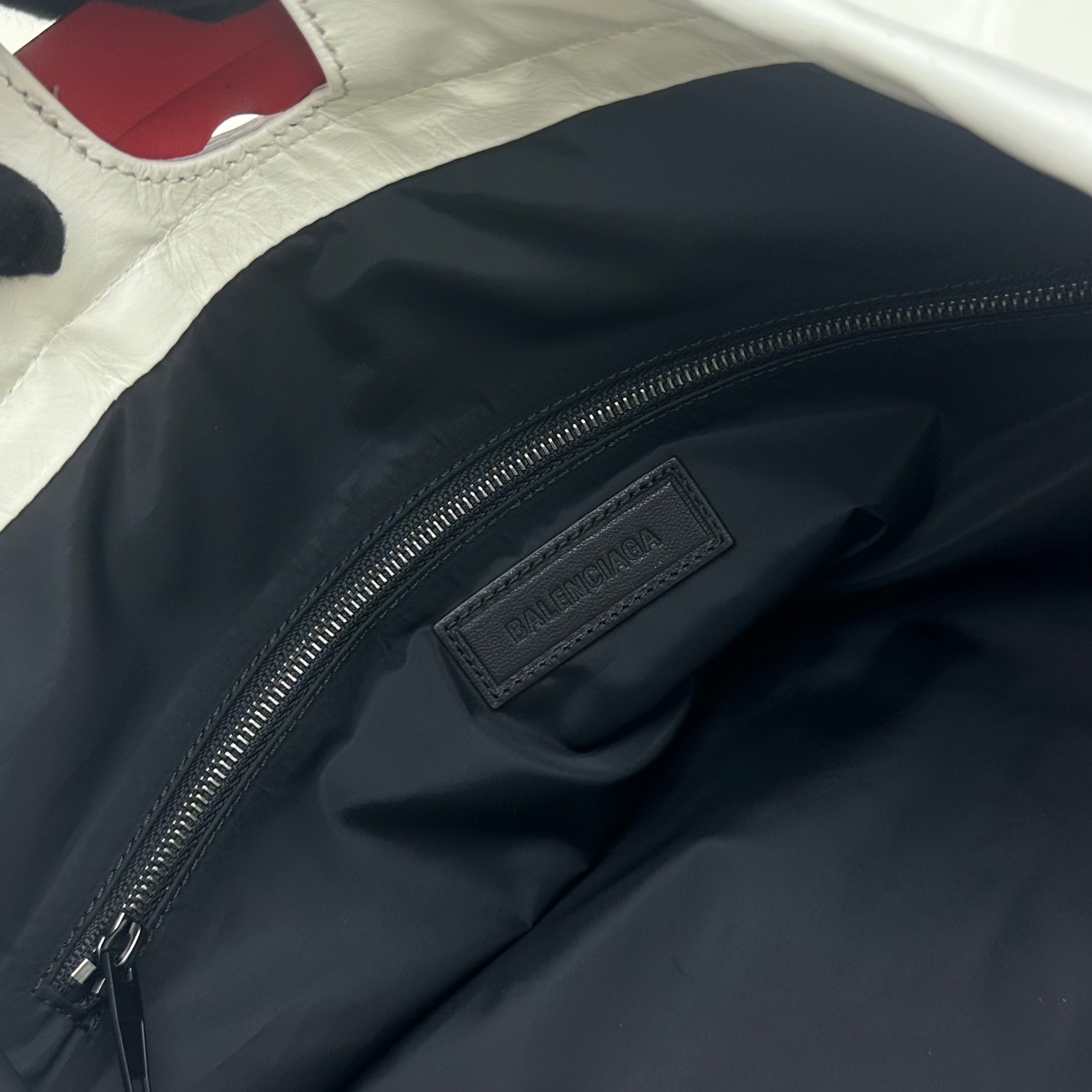 Balenciaga Trash Bag Large Pouch In White(37-40-52cm) - FashionPlug
