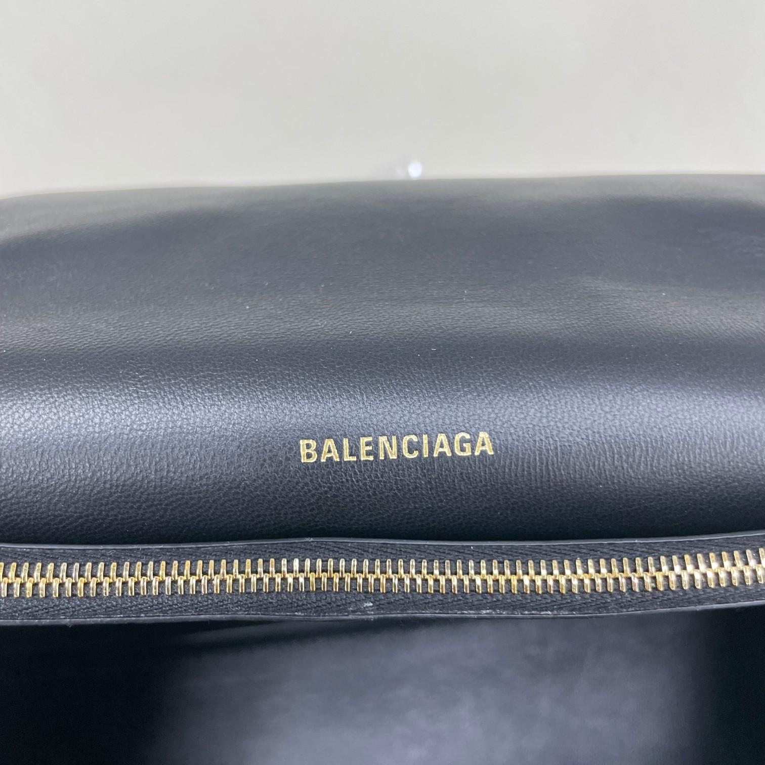 Balenciaga Women's Crush Large Chain Bag In Black(31-20-12cm) - FashionPlug