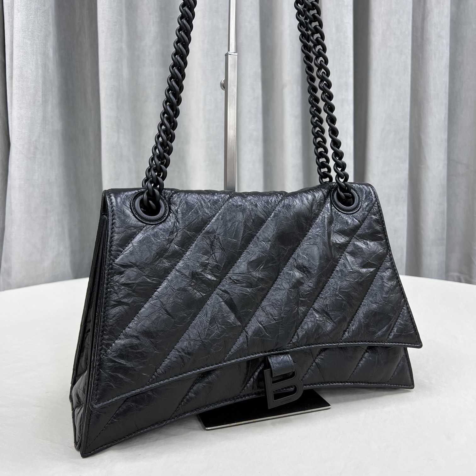 Balenciaga Women's Crush Medium Chain Bag Quilted In Black(31-20-12cm) - FashionPlug