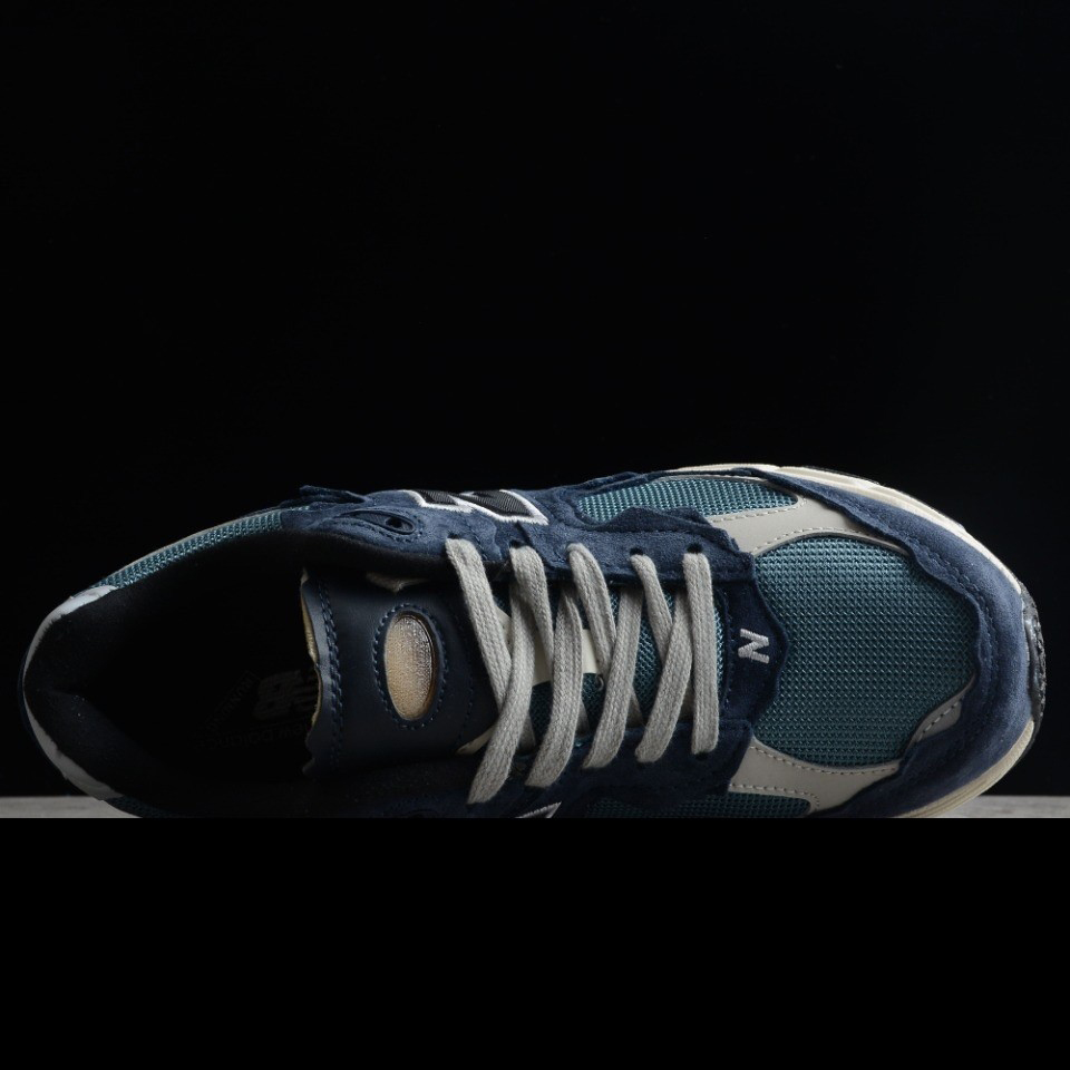 New Balance WL2002 Sneakers     - FashionPlug