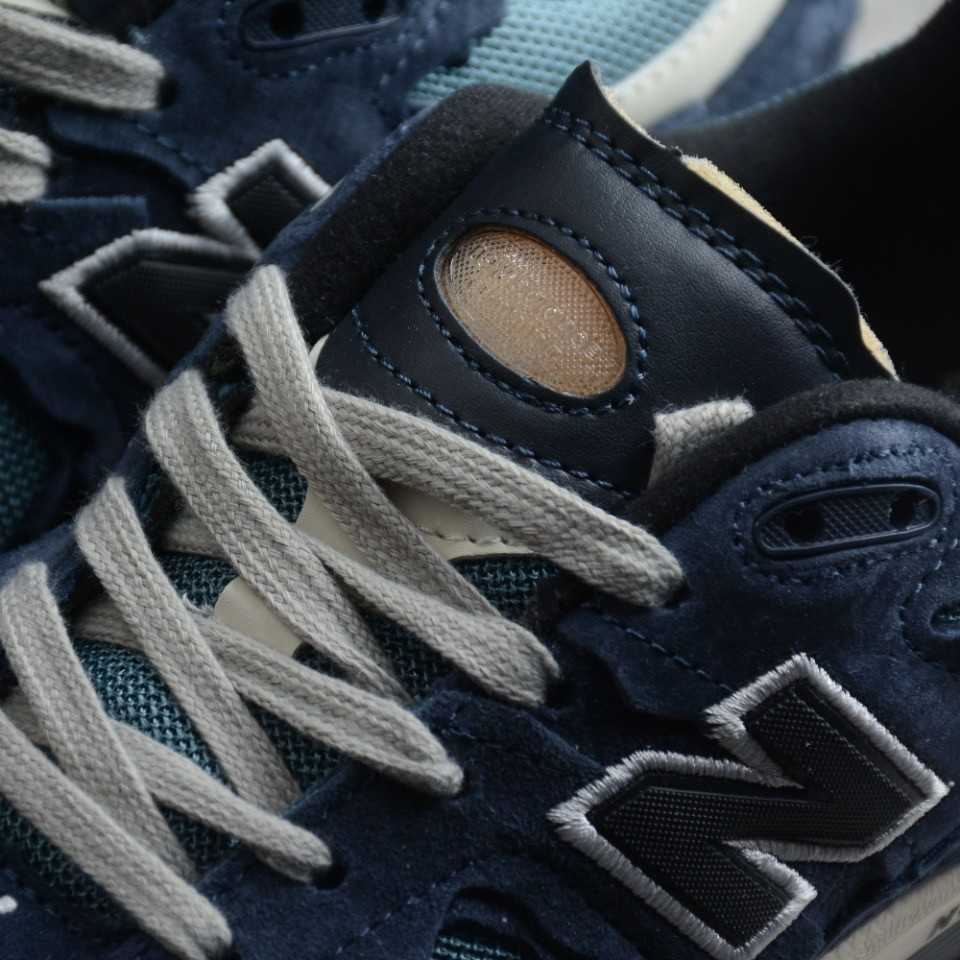 New Balance WL2002 Sneakers     - FashionPlug