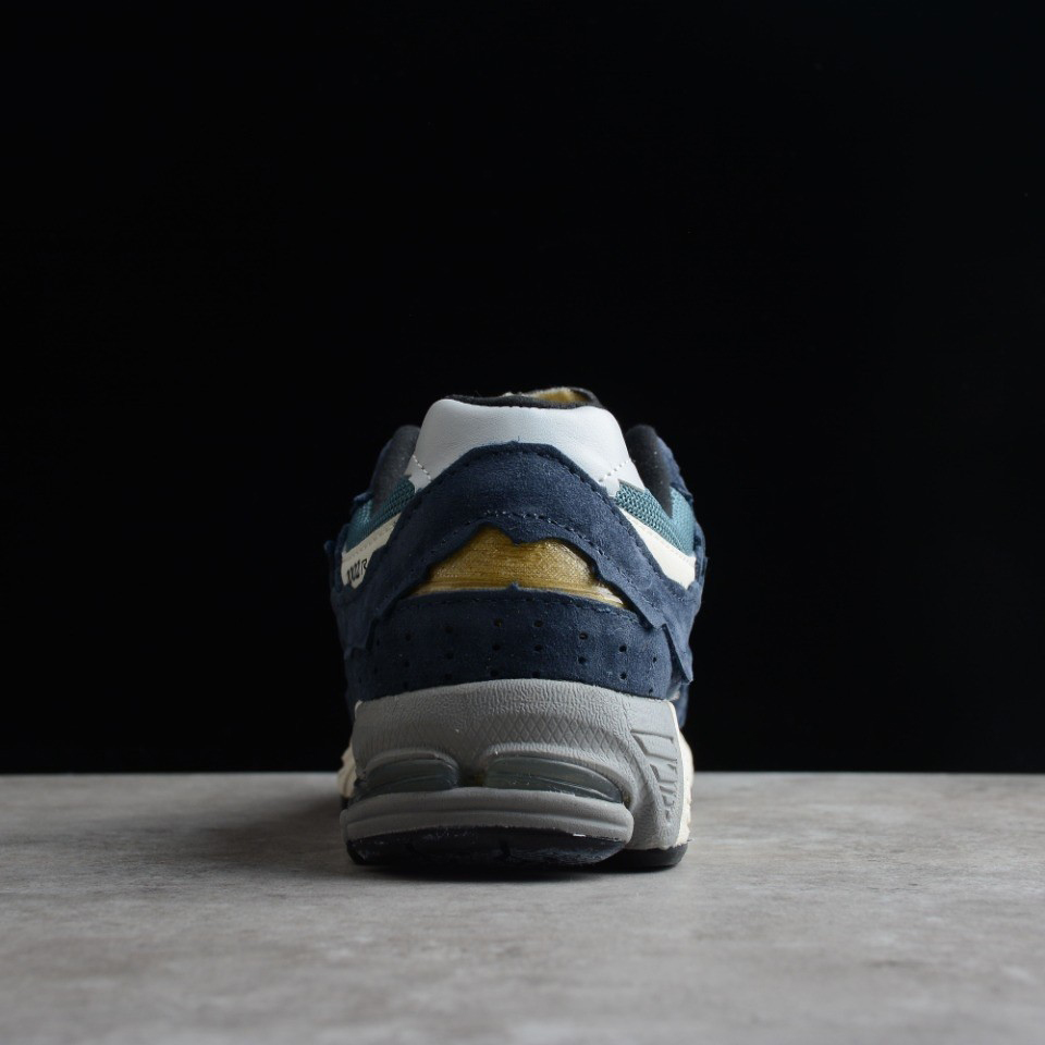 New Balance WL2002 Sneakers     - FashionPlug