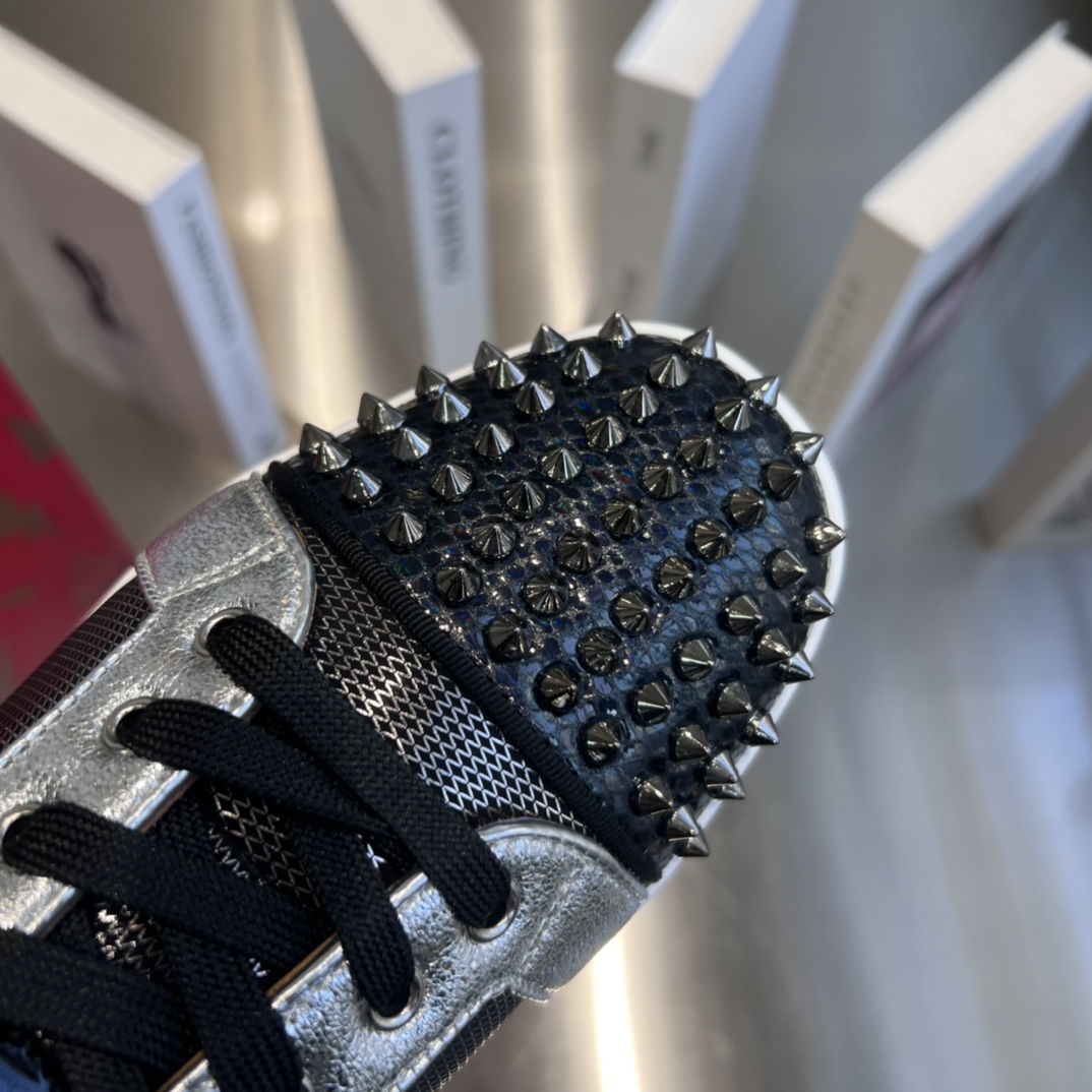 Christian Louboutin Low-Top Sneaker - FashionPlug
