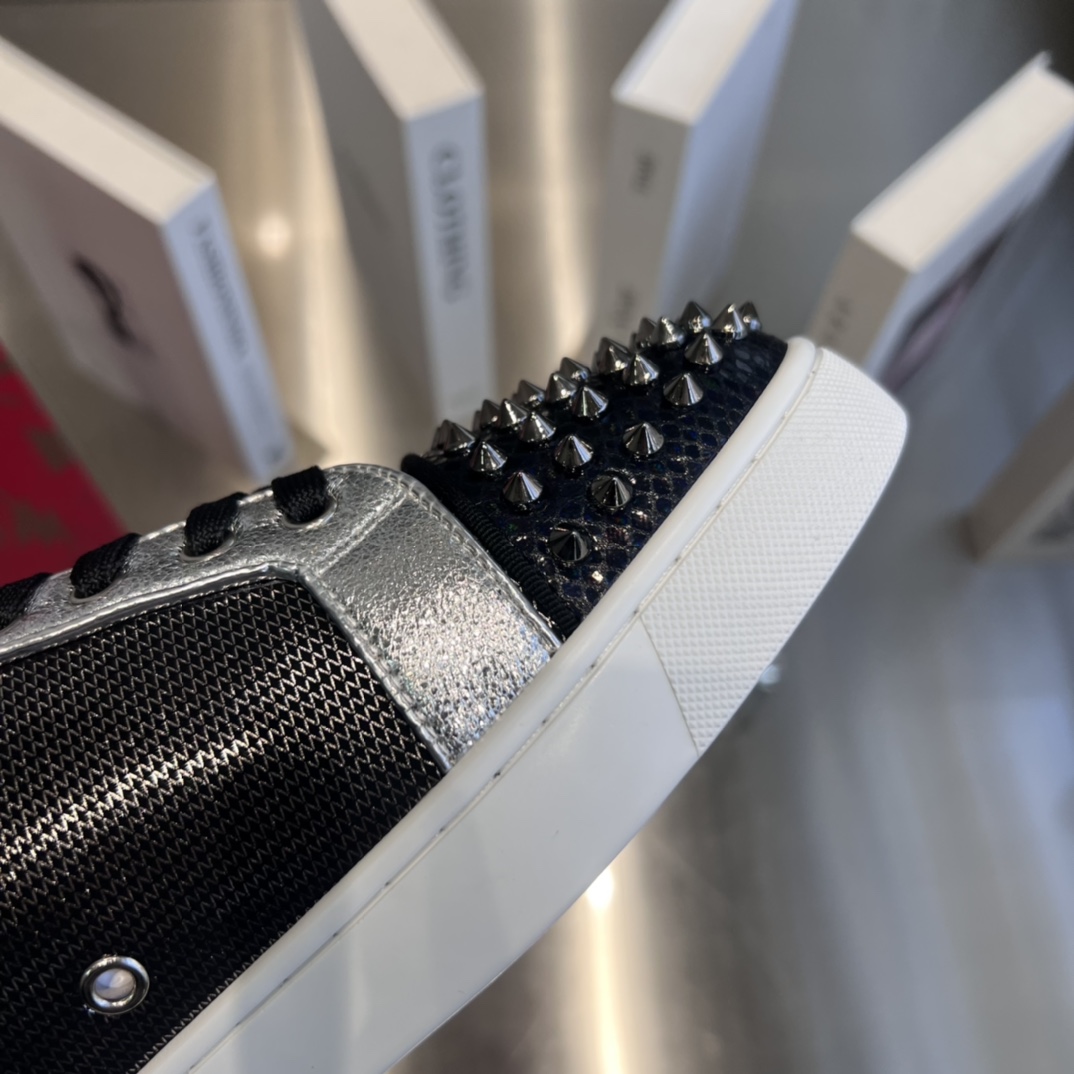 Christian Louboutin Low-Top Sneaker - FashionPlug