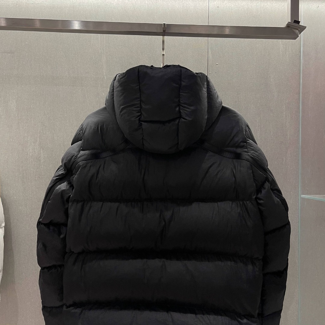 Moncler Short Down Jacket    - FashionPlug