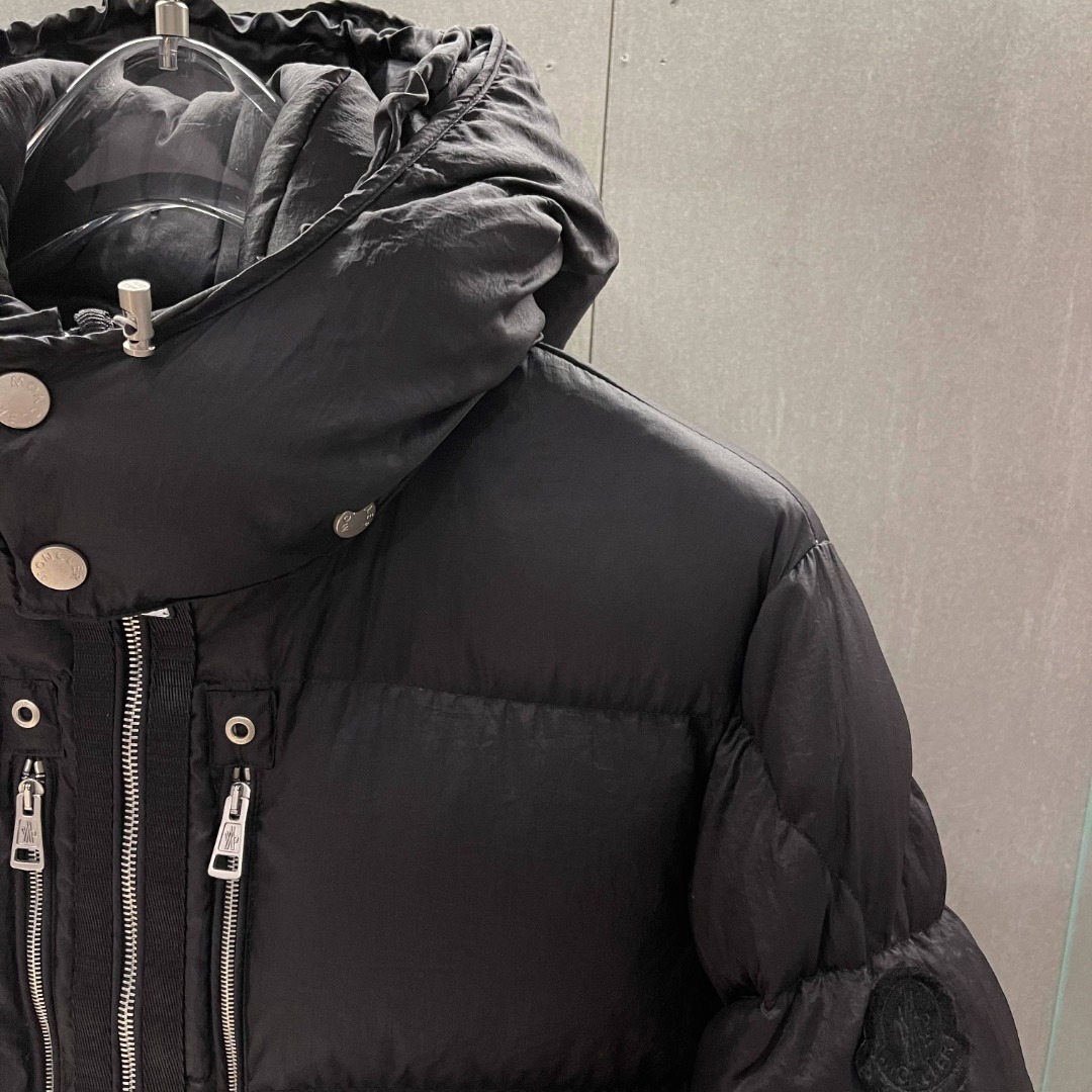 Moncler Short Down Jacket    - FashionPlug