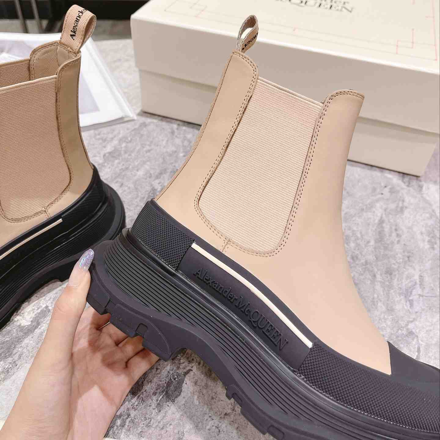 Alexander Mqueen Tread Slick Chelsea Boots - FashionPlug