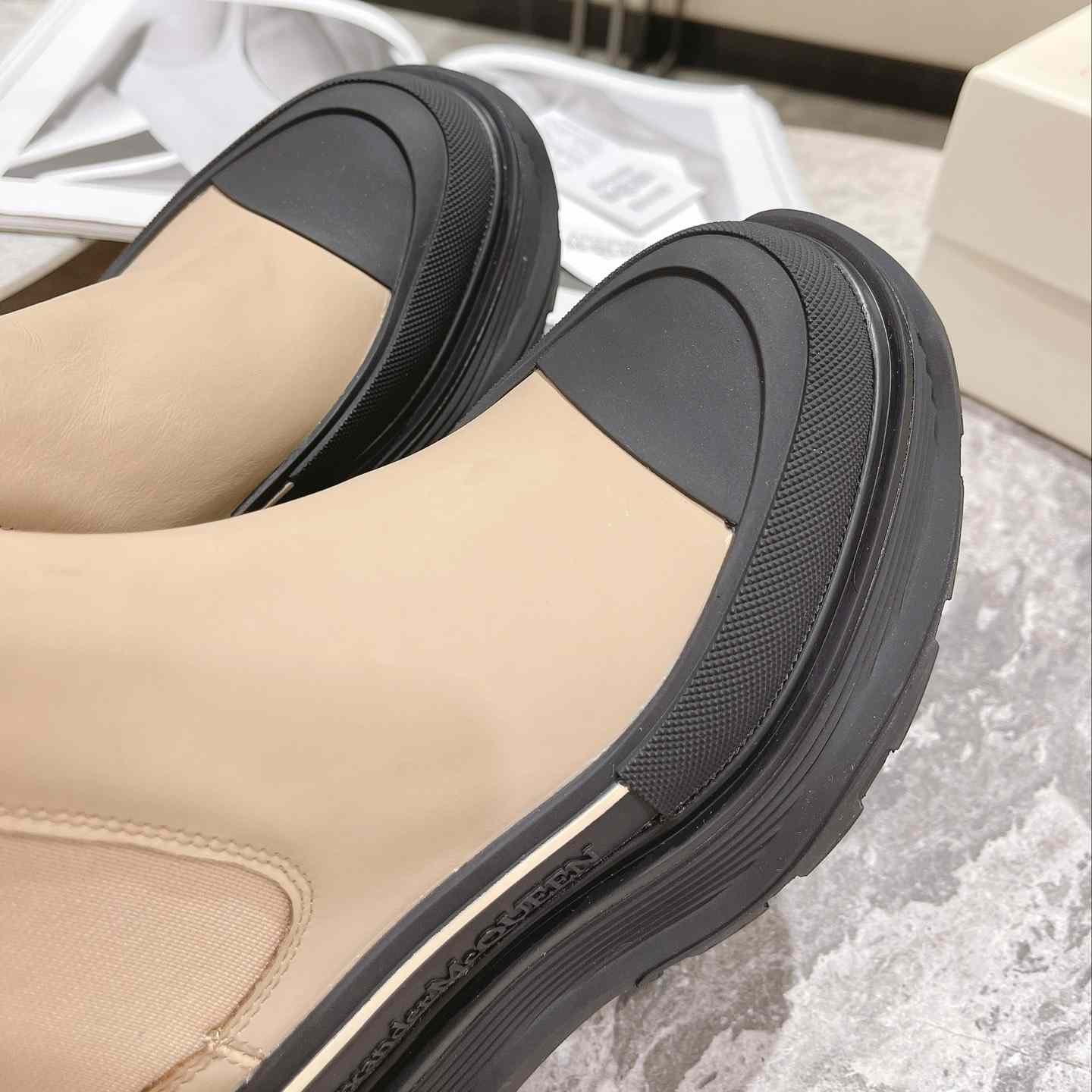 Alexander Mqueen Tread Slick Chelsea Boots - FashionPlug