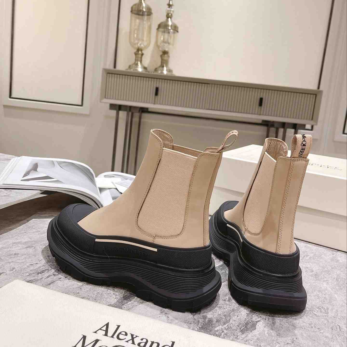 Alexander Mqueen Tread Slick Chelsea Boots - FashionPlug