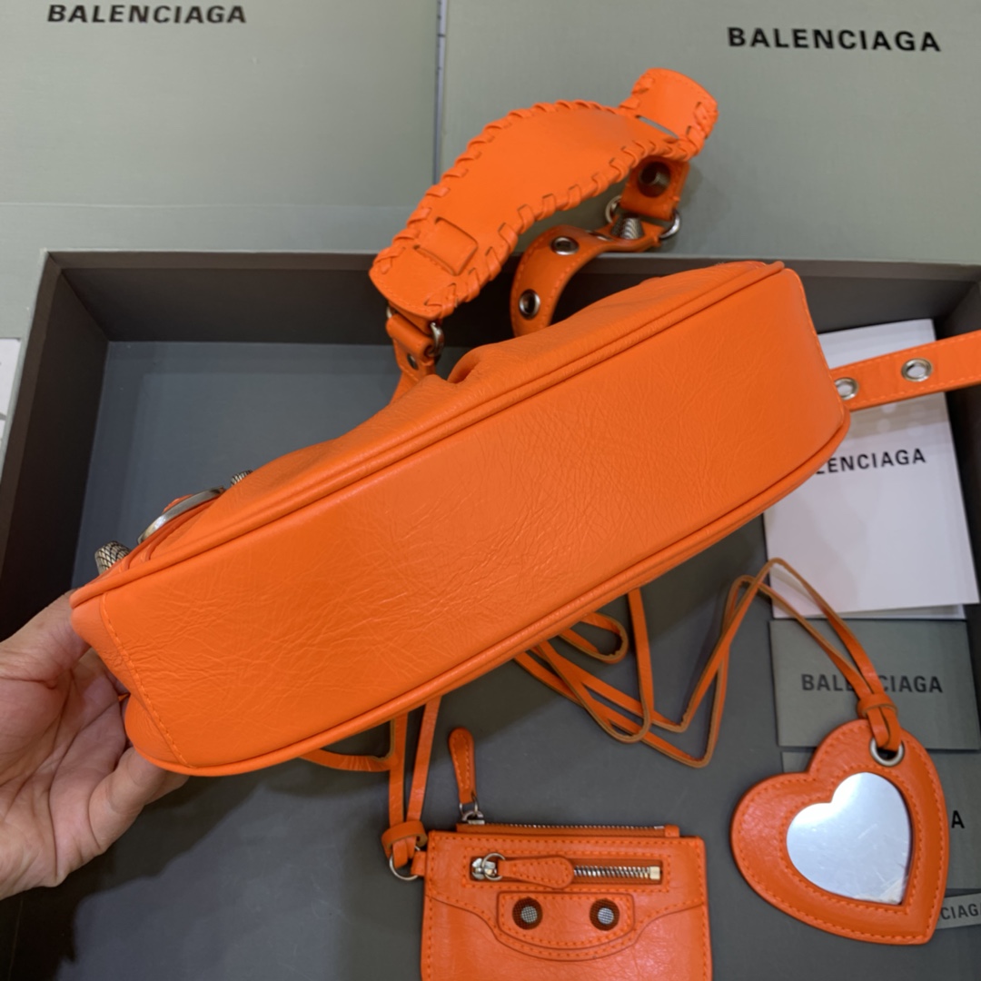 Balenciaga Le Cagole XS Shoulder Bag (26-12-6cm) - FashionPlug