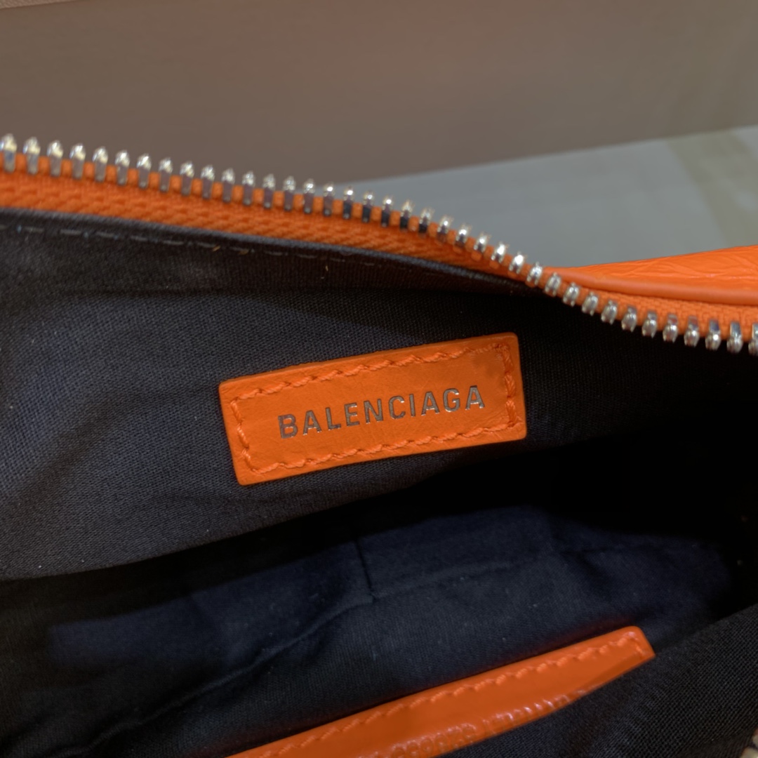 Balenciaga Le Cagole XS Shoulder Bag (26-12-6cm) - FashionPlug