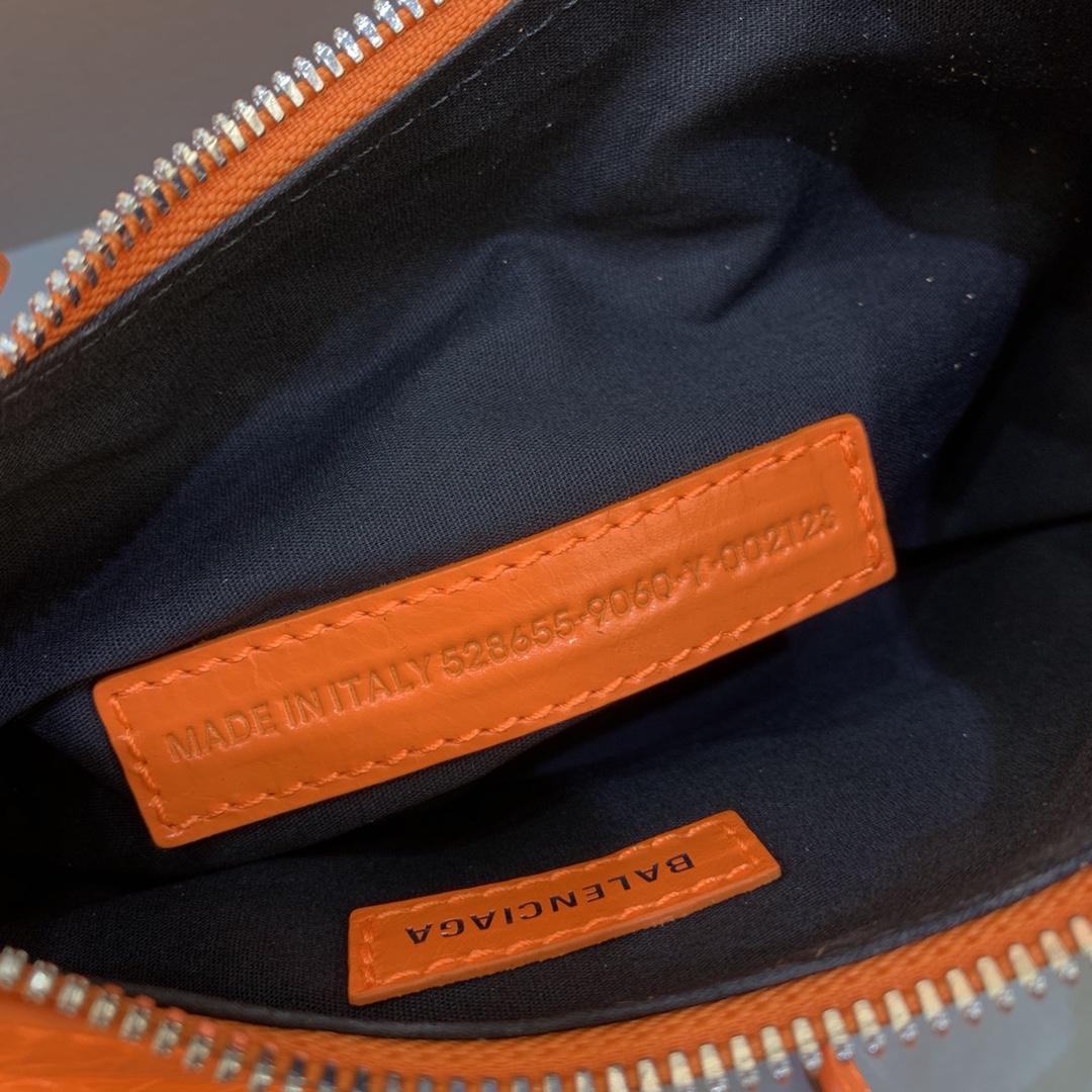 Balenciaga Le Cagole XS Shoulder Bag (26-12-6cm) - FashionPlug