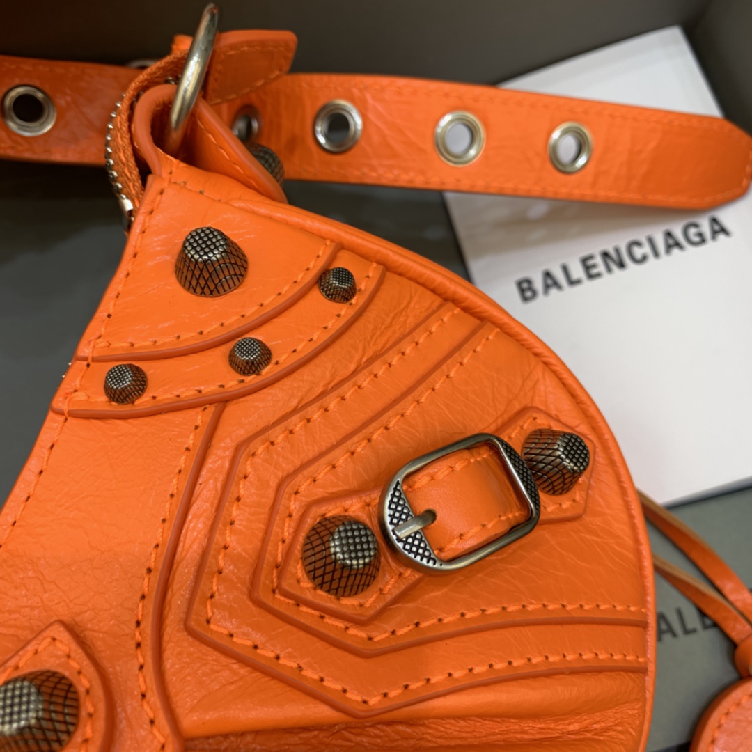 Balenciaga Le Cagole XS Shoulder Bag (26-12-6cm) - FashionPlug